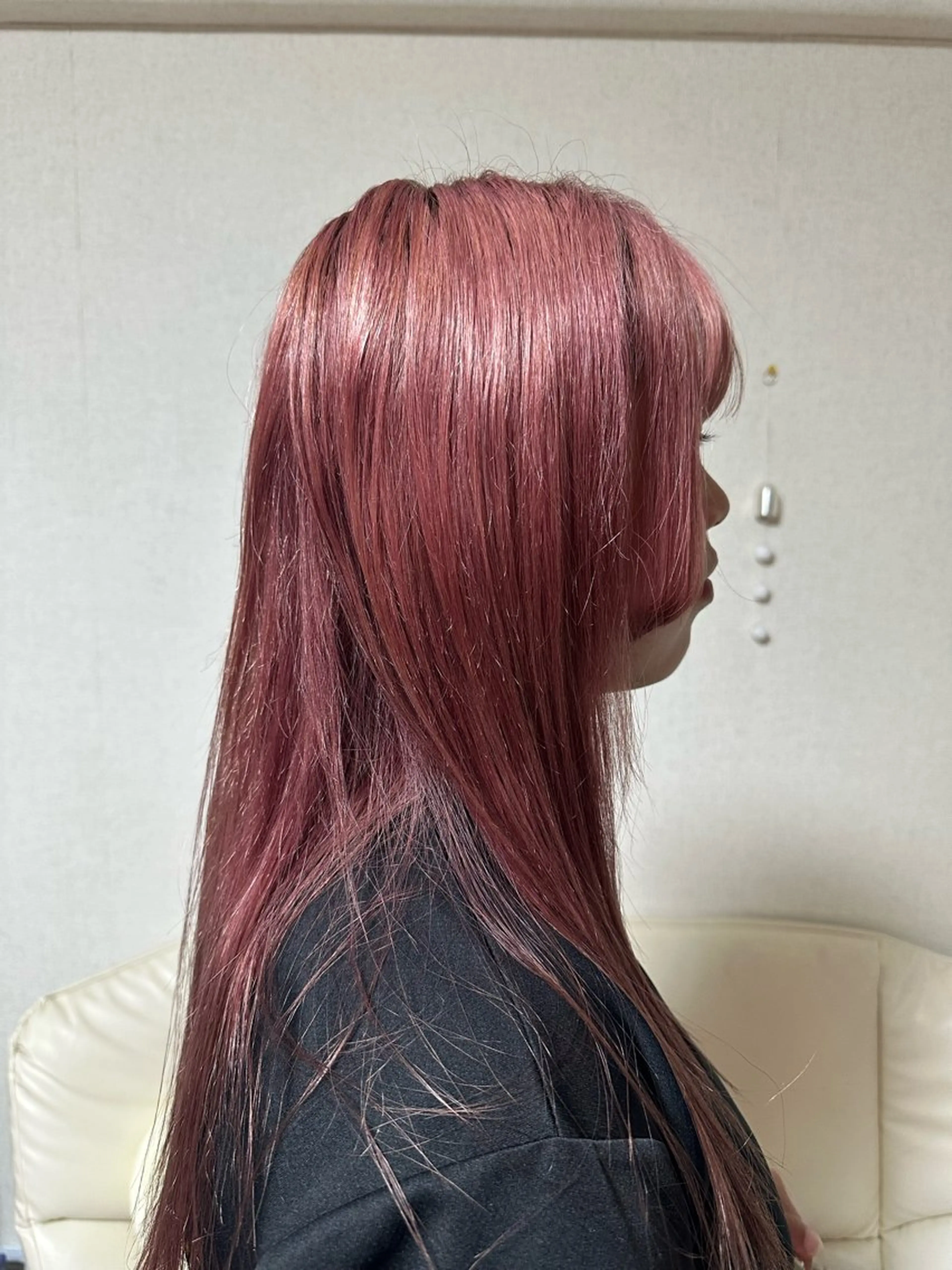 ロング カラー ピンクカラー ヘアカラー 安達 望のヘアスタイル