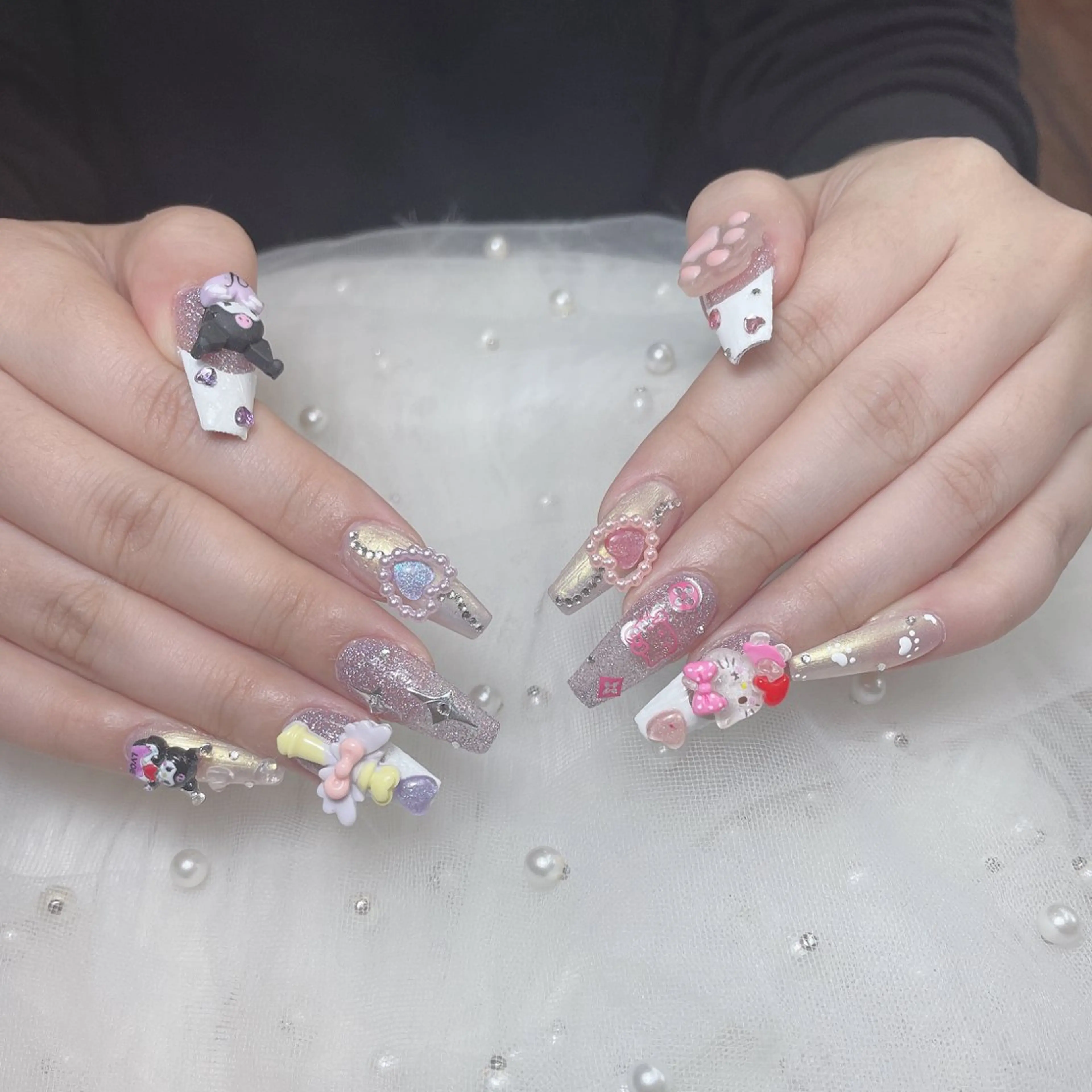 ネイル ハート キラキラネイル 韓国ネイル ロングネイル ホワイト princess 木戸　唯のネイルデザイン