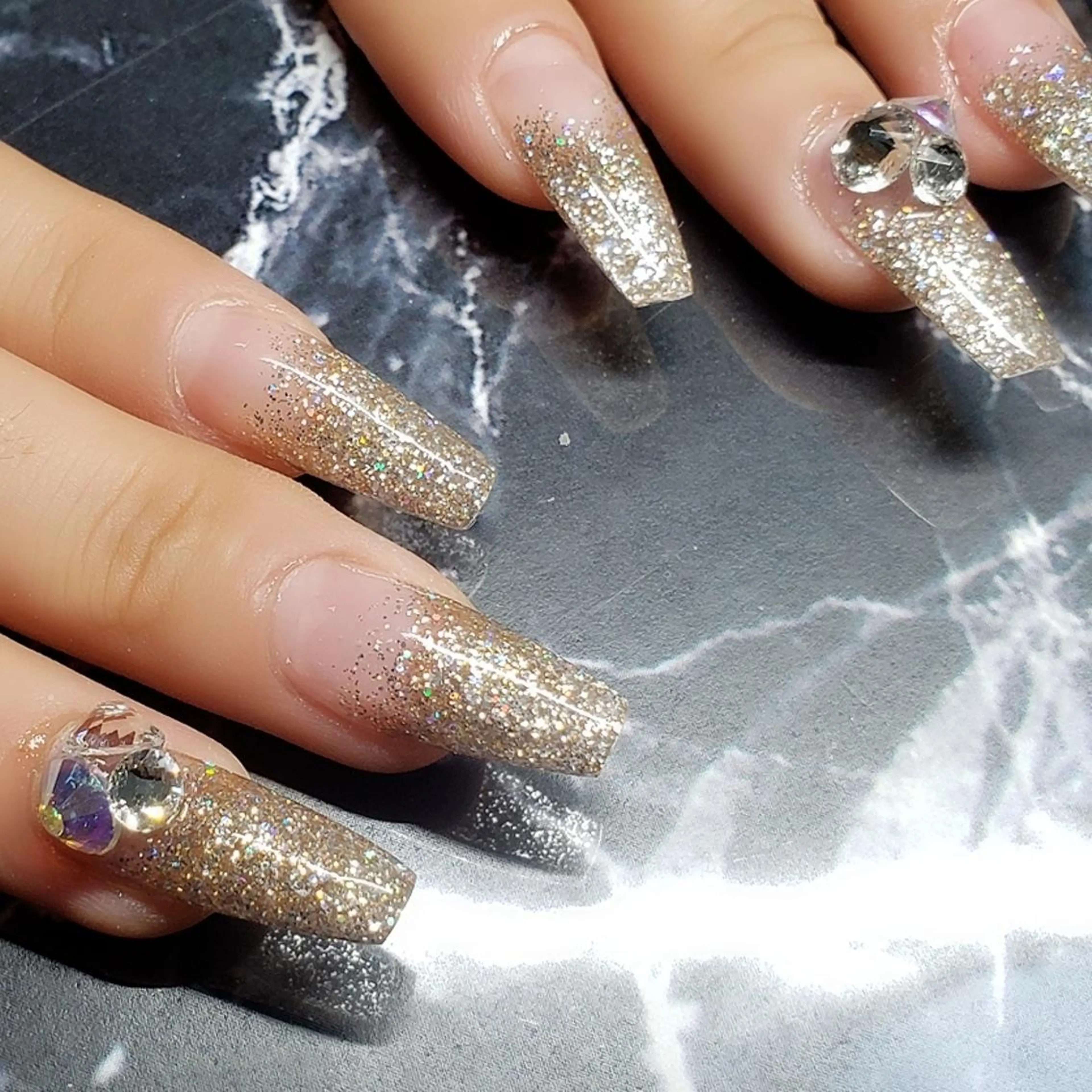 ネイル ラメ(グリッター) ラメグラデーション スカルプネイル ハンドネイル クロキ 。のネイルデザイン