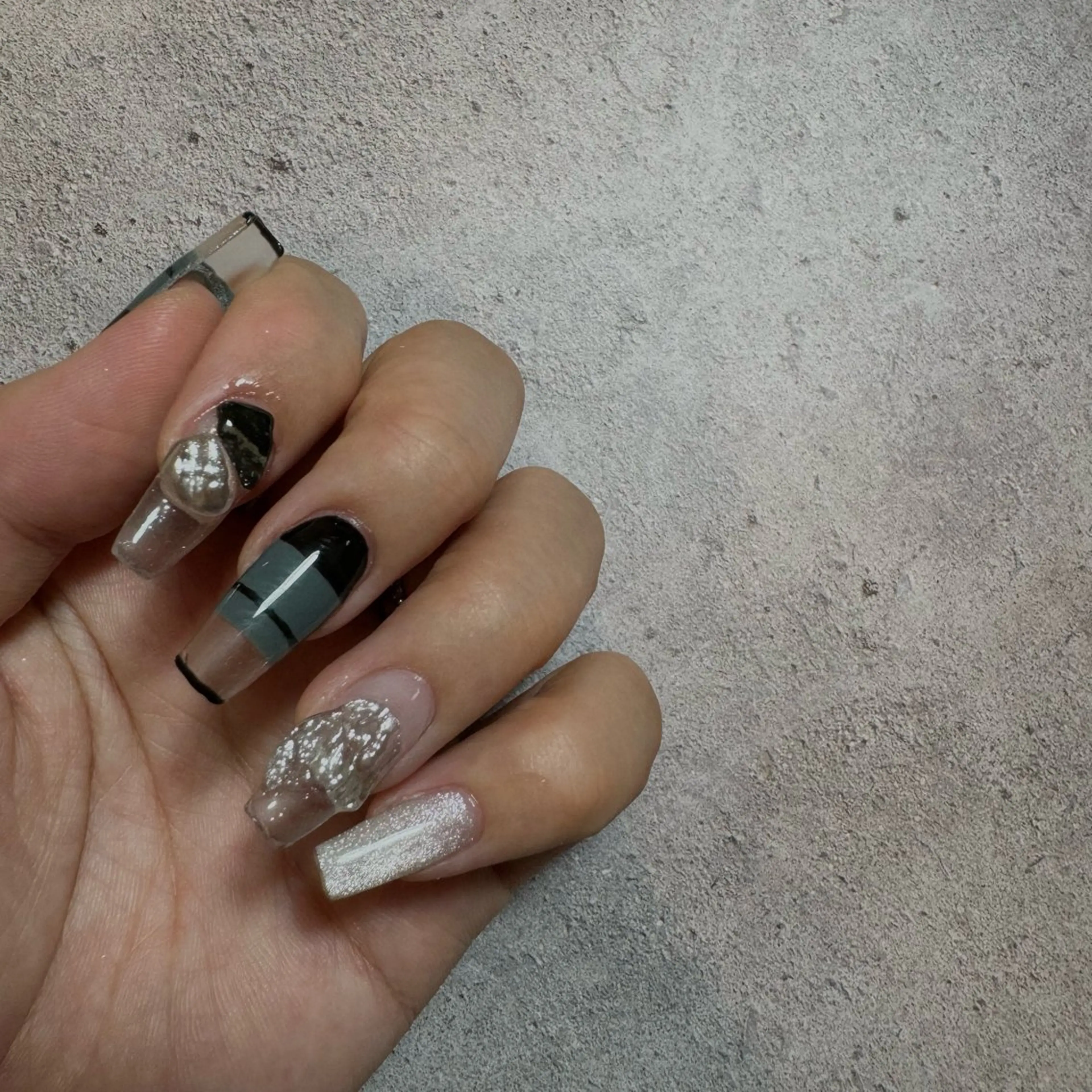 ネイル Aulu'bネイル ボディージュエリーのネイルデザイン