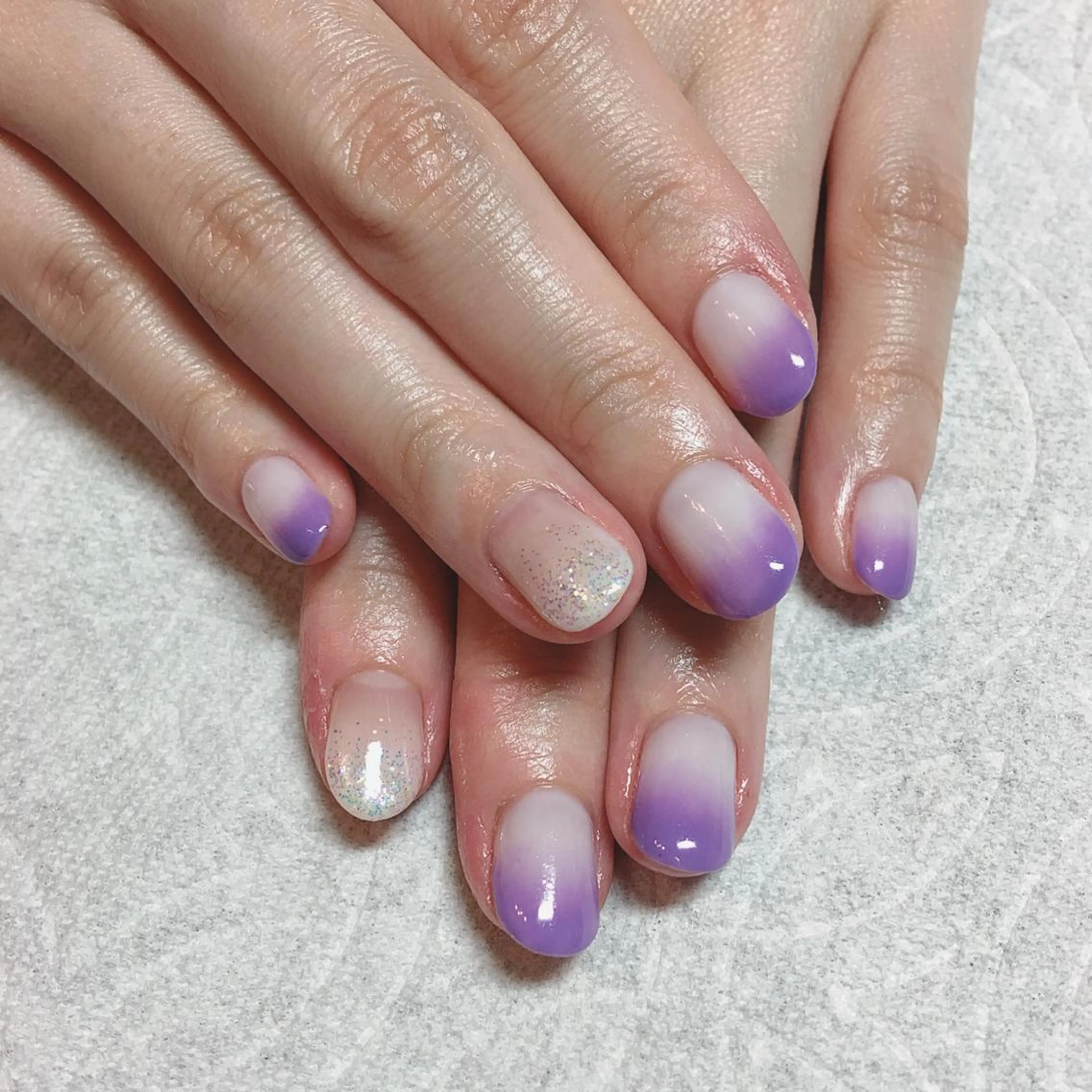 ネイル ジェルネイル グラデーション THECOLORS所属・近貞 莉奈のネイルデザイン