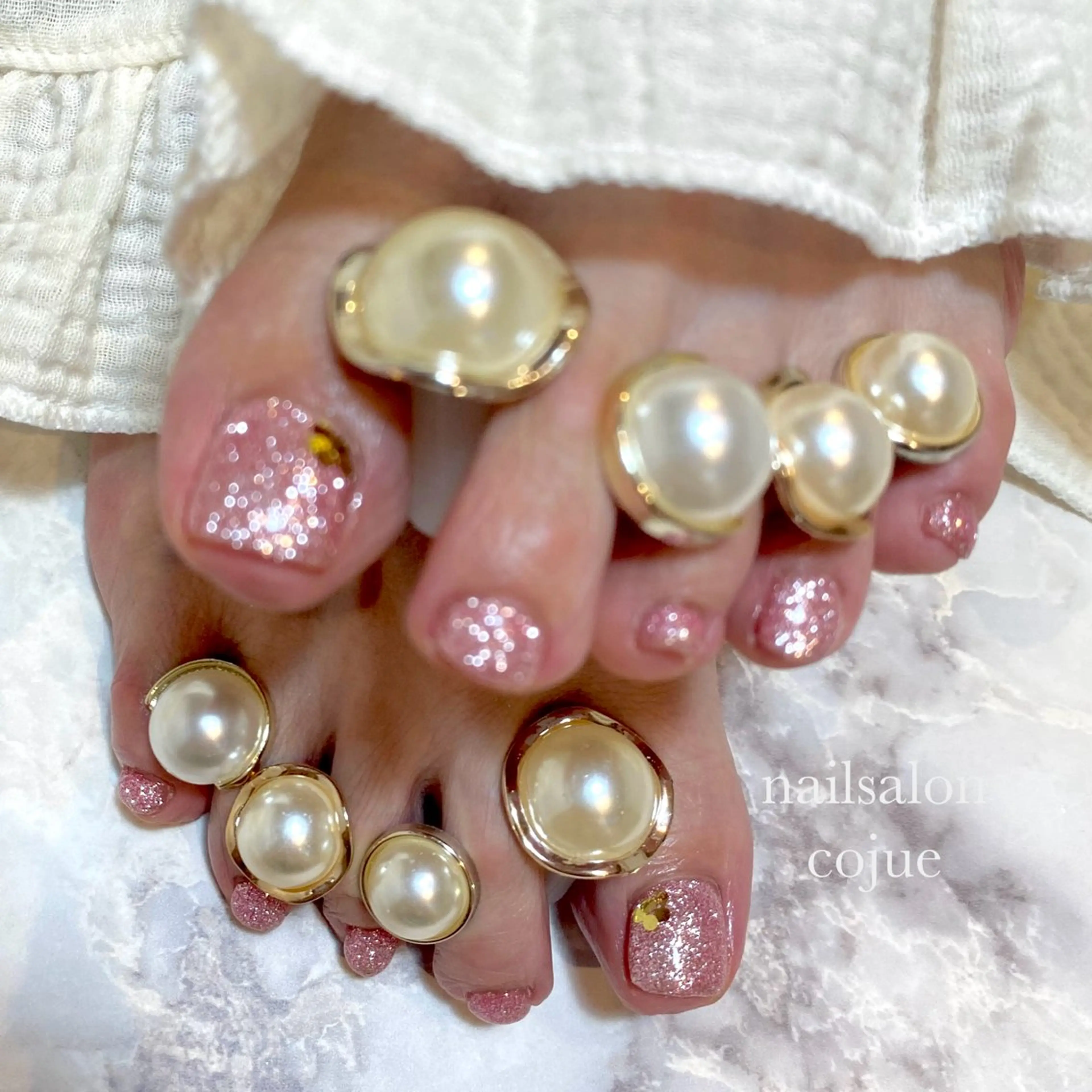 ネイル フットネイル ラメ(グリッター) ワンカラーネイル ピンク 夏ネイル フットネイル nailsalon cojue  ERIのネイルデザイン