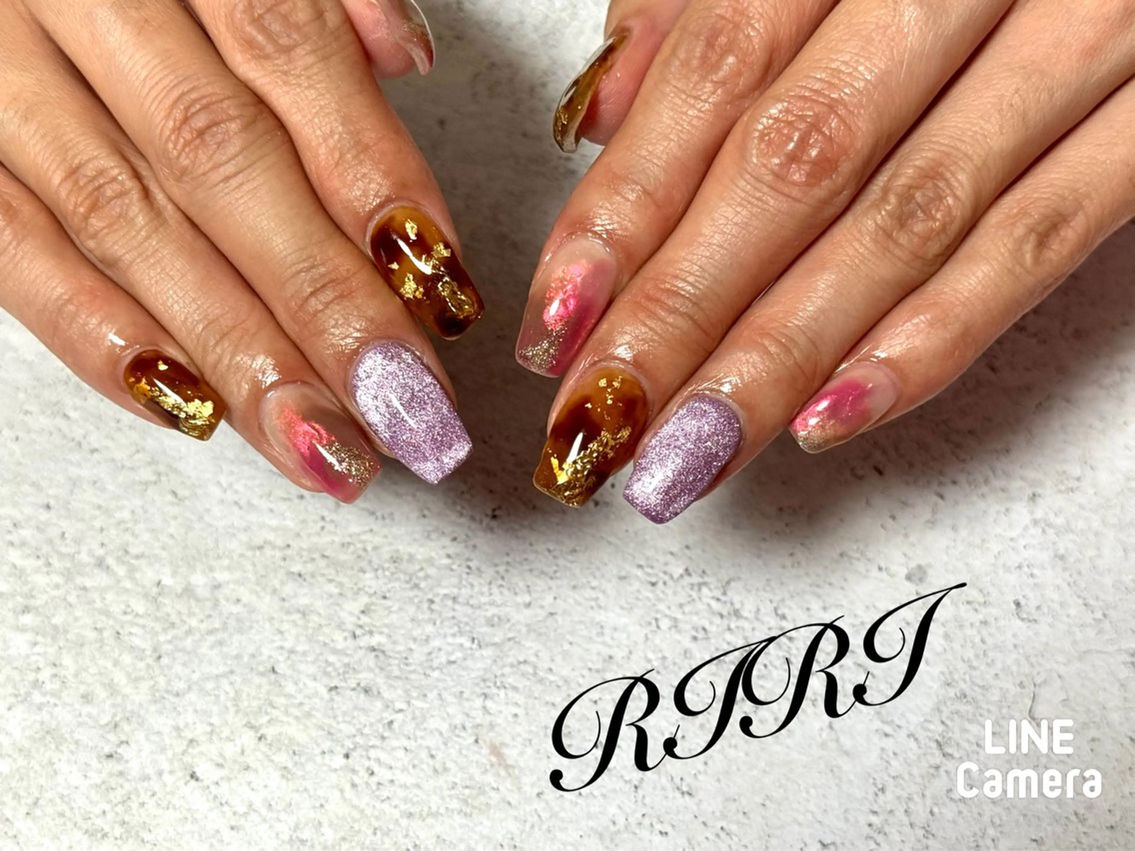 ネイル べっ甲ネイル ジェルネイル ニュアンスネイル ショートネイル 冬ネイル ハンドネイル riri オーナーのネイルデザイン