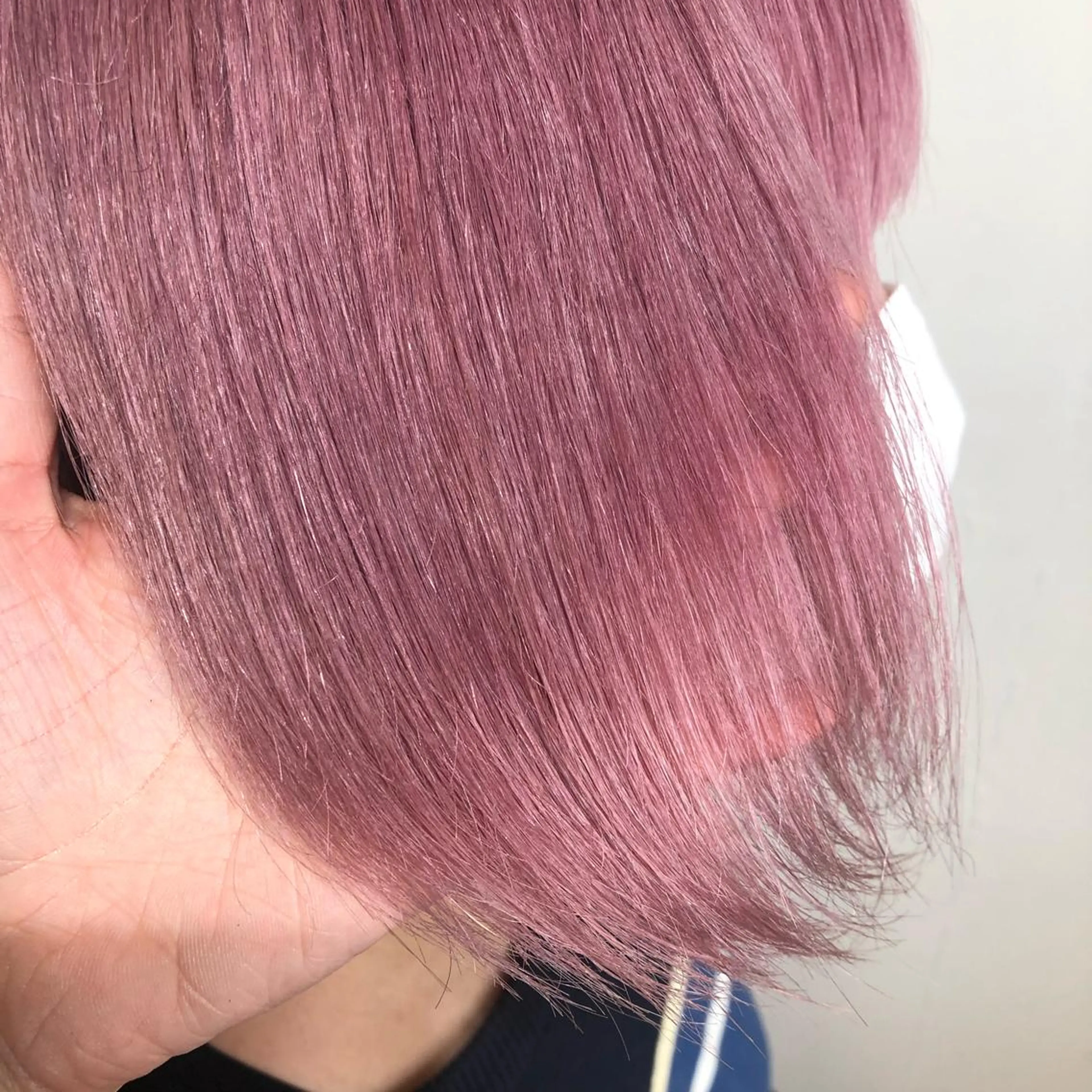 ショート カラー パーマ ヘアアレンジ アイブロウ ブリーチ ピンクカラー ホワイトピンク 眉カラー ヘアカラー トリートメント ヘアセット 八巻 晴香のヘアスタイル