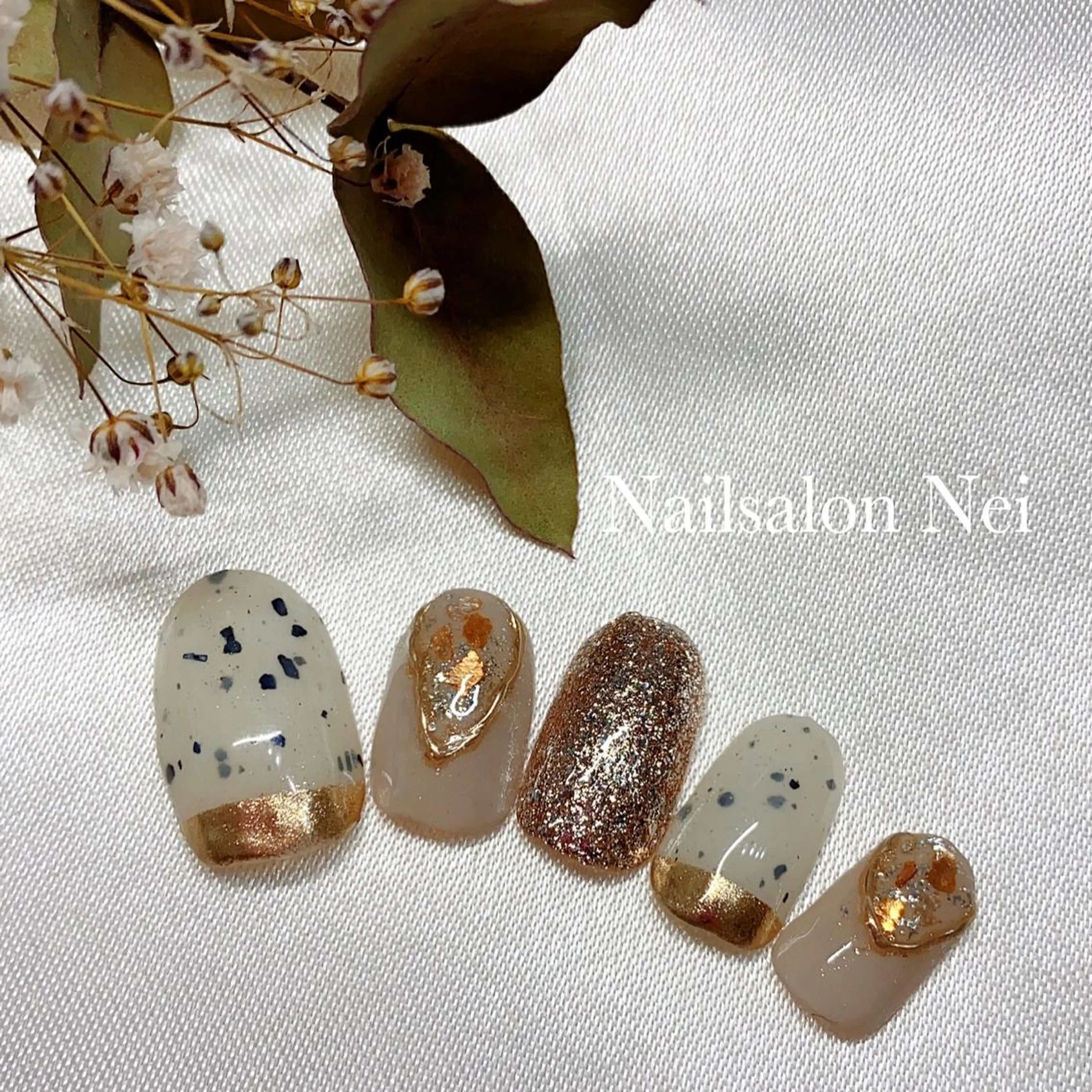 ネイル ミラーネイル ニュアンスネイル Nailsalon Ｒ《喜多見3分》のネイルデザイン