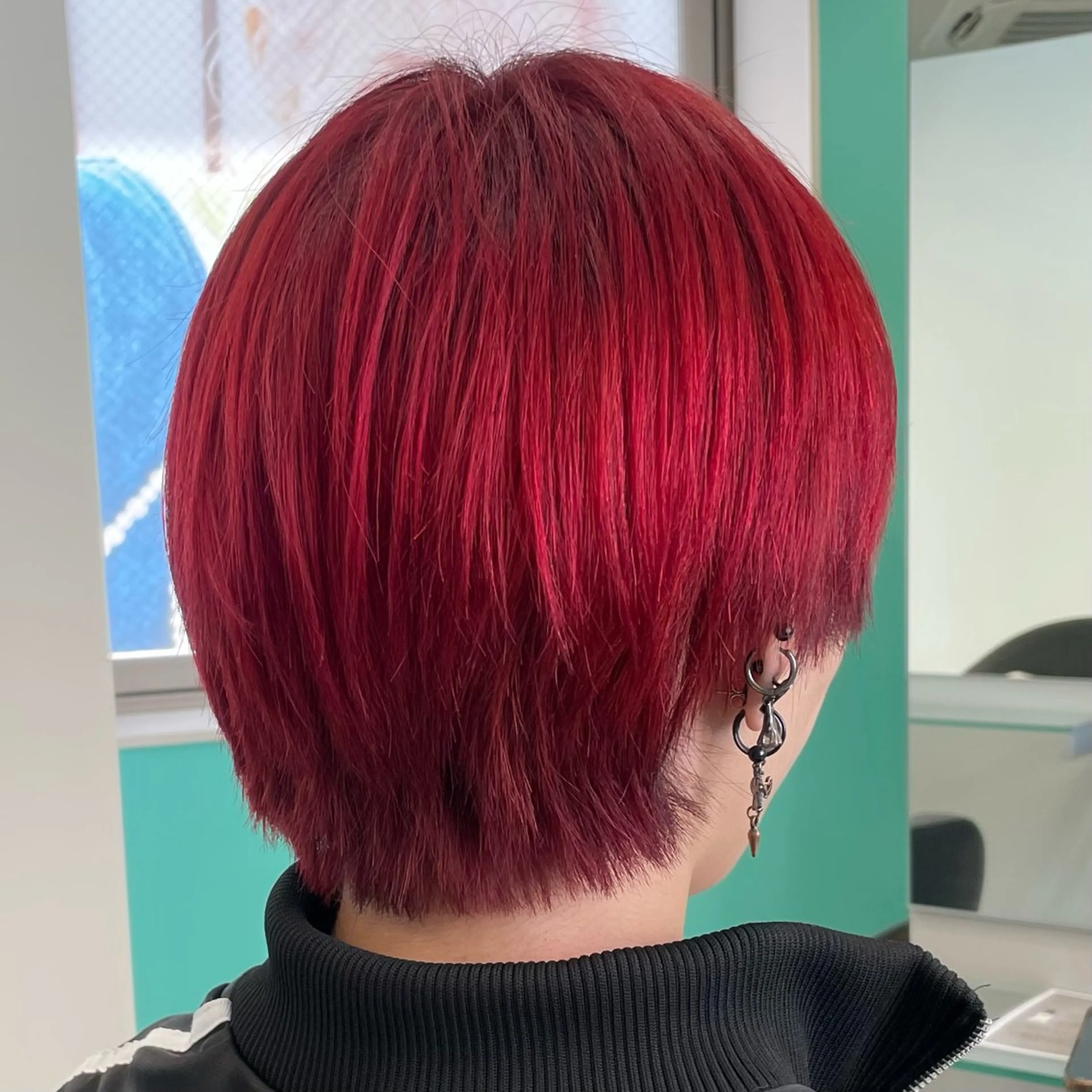 ショート カラー メンズ レッドカラー Natsuki‎🤍 透明感×艶カラー🫧のヘアスタイル