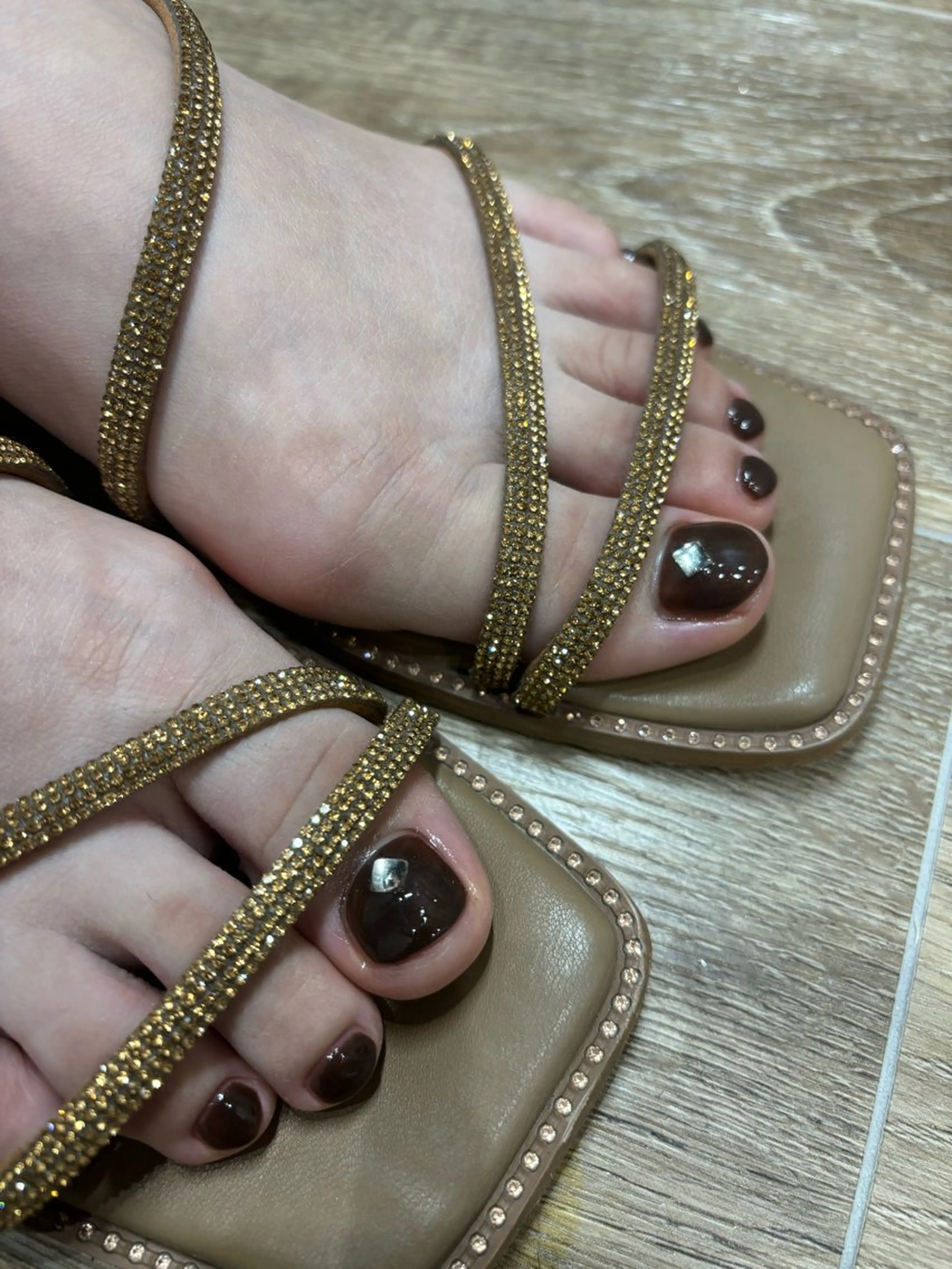 ネイル ワンカラーネイル ストーンネイル フットネイル LICO HAIR＆RELAXATION所属・Lico Ryoのネイルデザイン