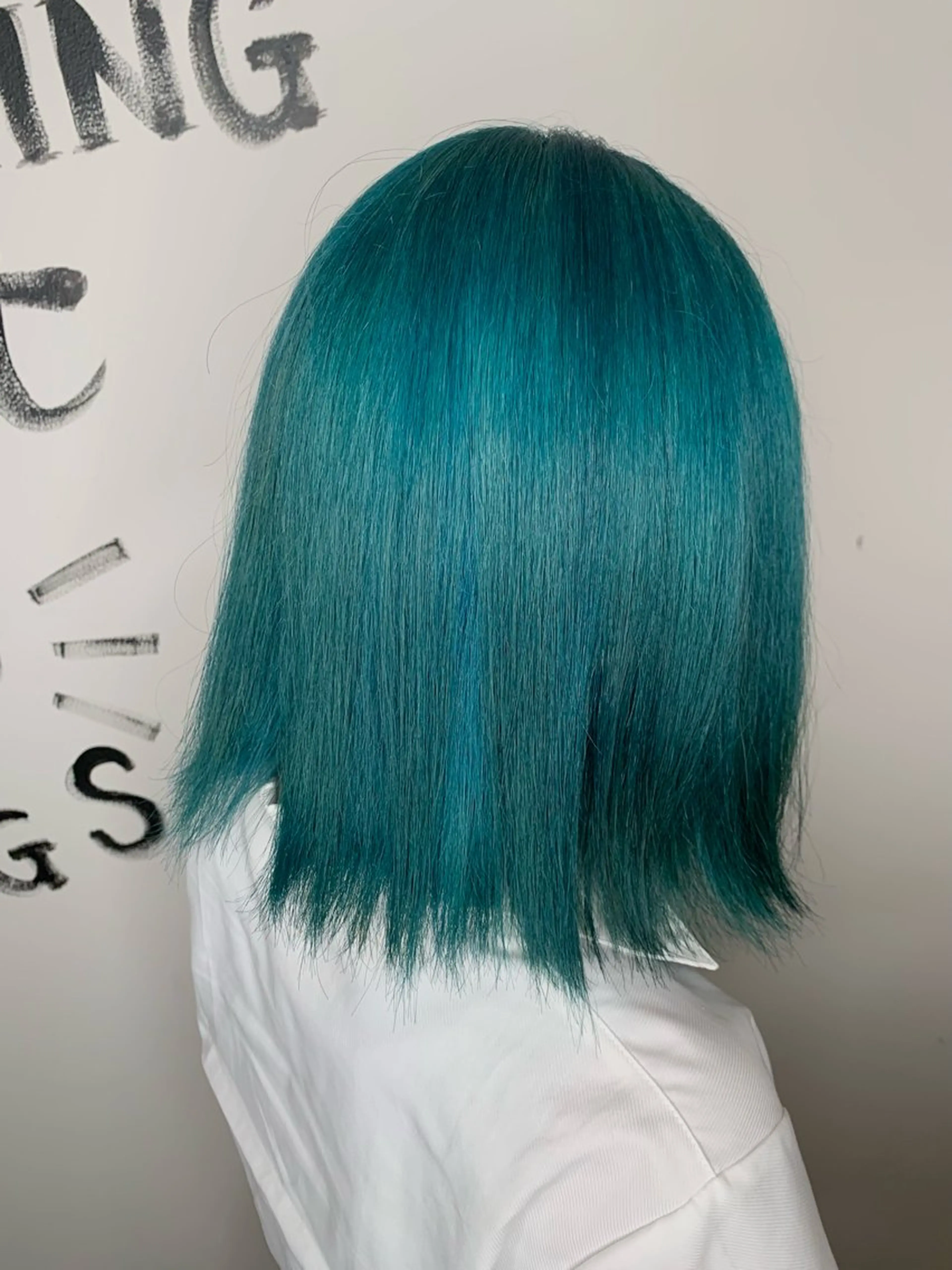 ミディアム カラー ブルーカラー 小笠原 菜緒のヘアスタイル