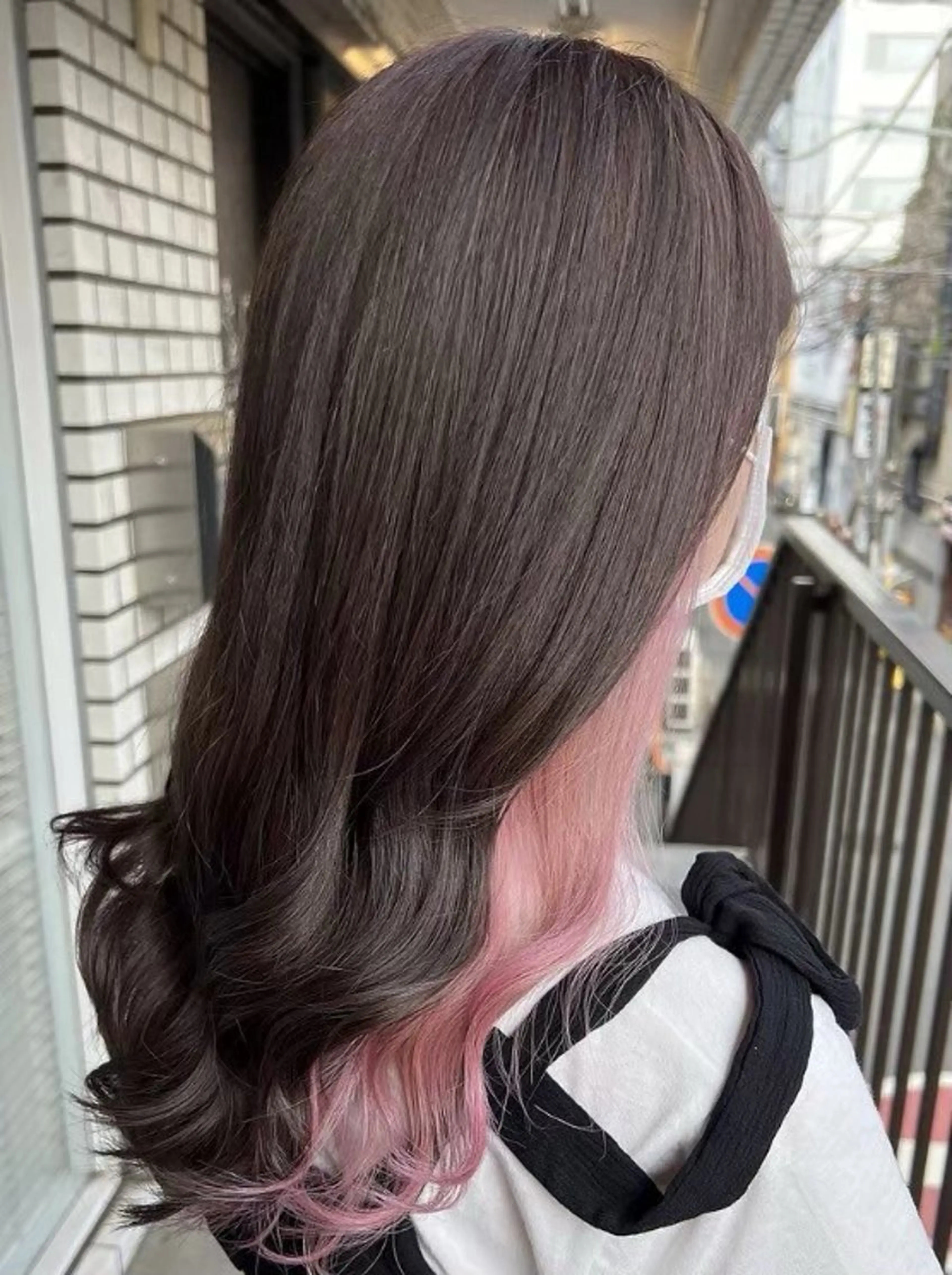 ロング カラー ブリーチ インナーカラー ピンクカラー 暖色カラー🩷 ハイトーン🦋/紗矢のヘアスタイル