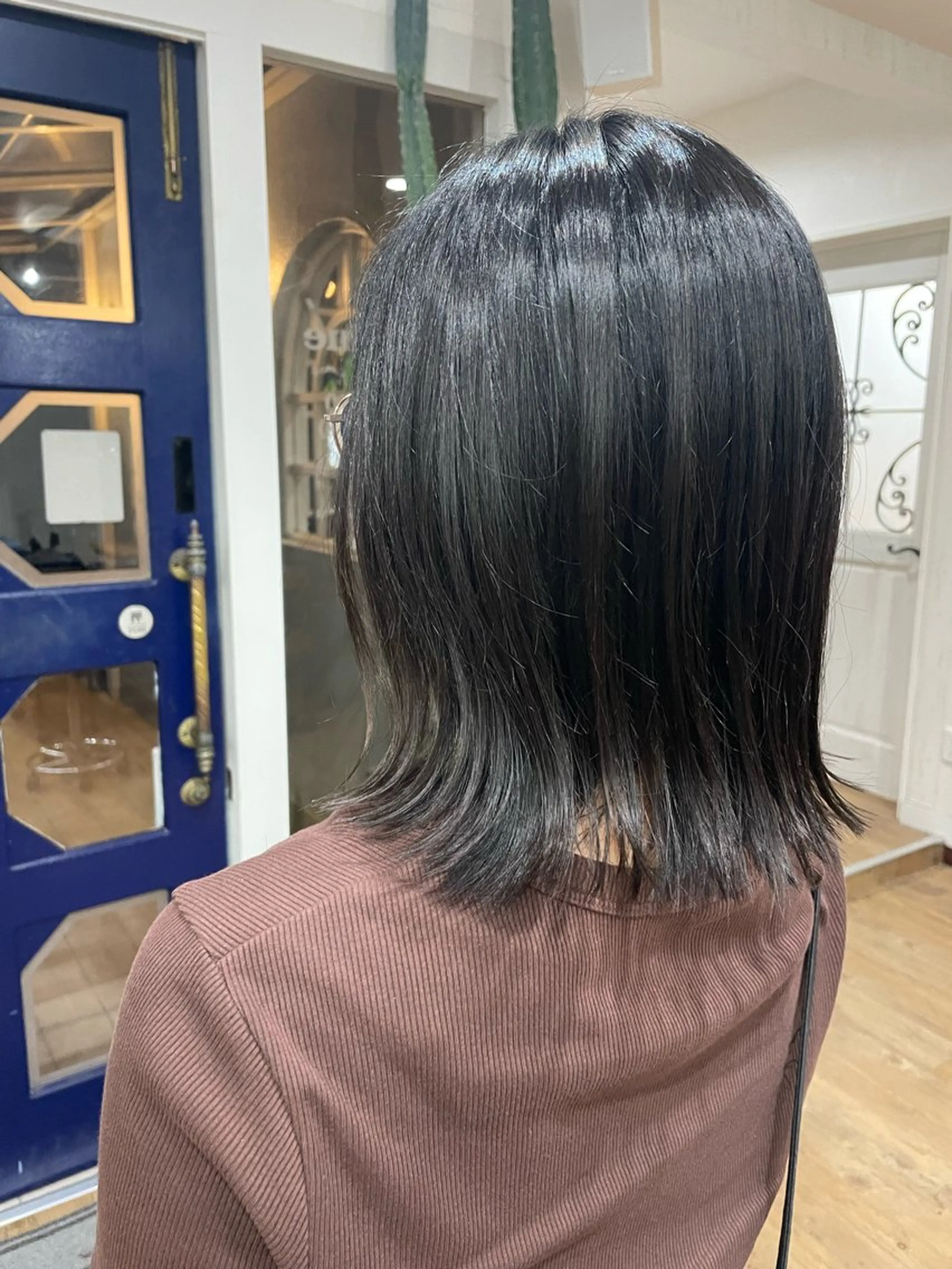 ミディアム イースブルー丸亀所属・弥祝 minoriのヘアスタイル