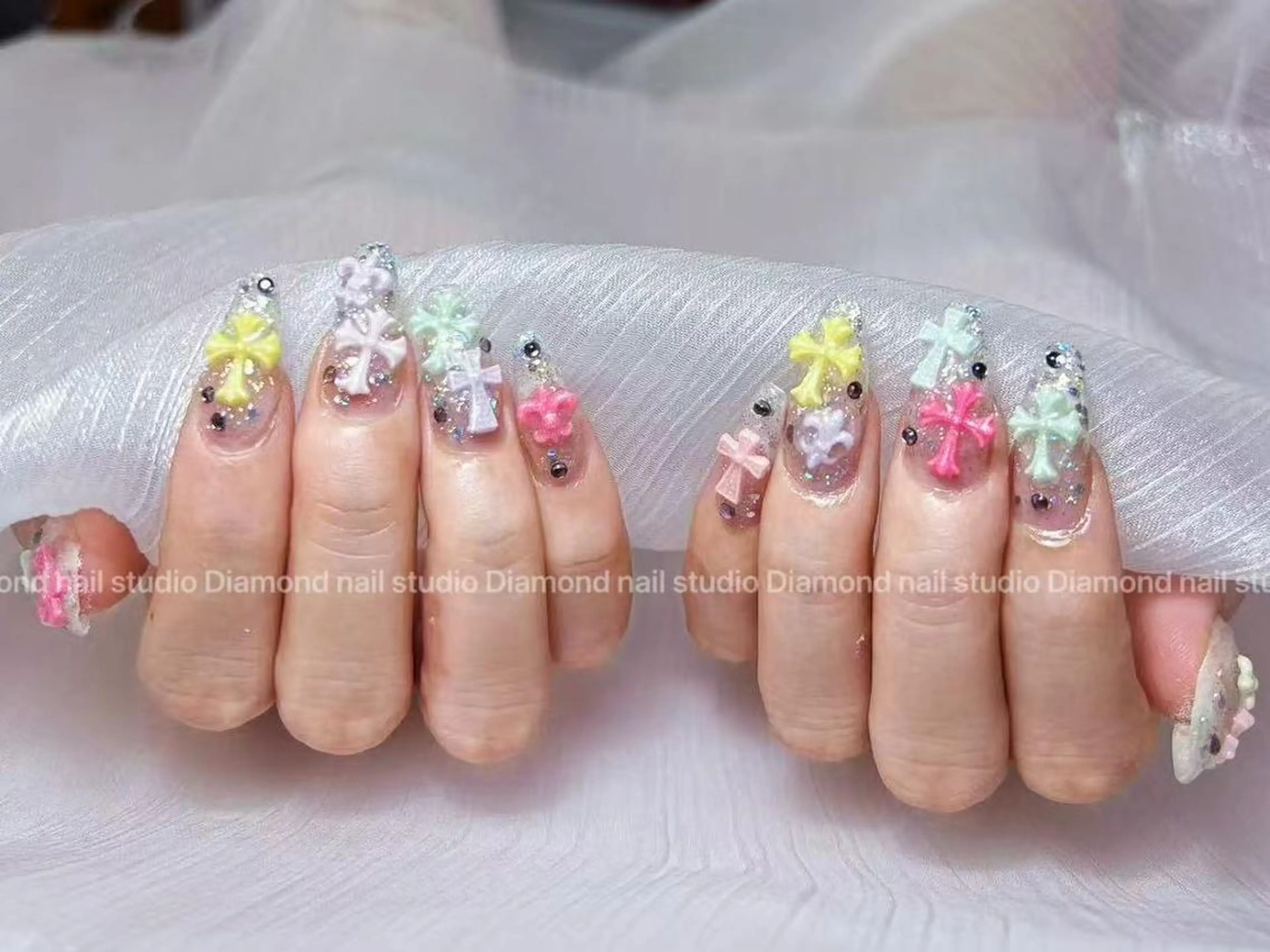 ネイル アートネイル オーロラネイル ガーリー キラキラネイル マグネットネイル ハンドネイル DIAMOND 💅のネイルデザイン