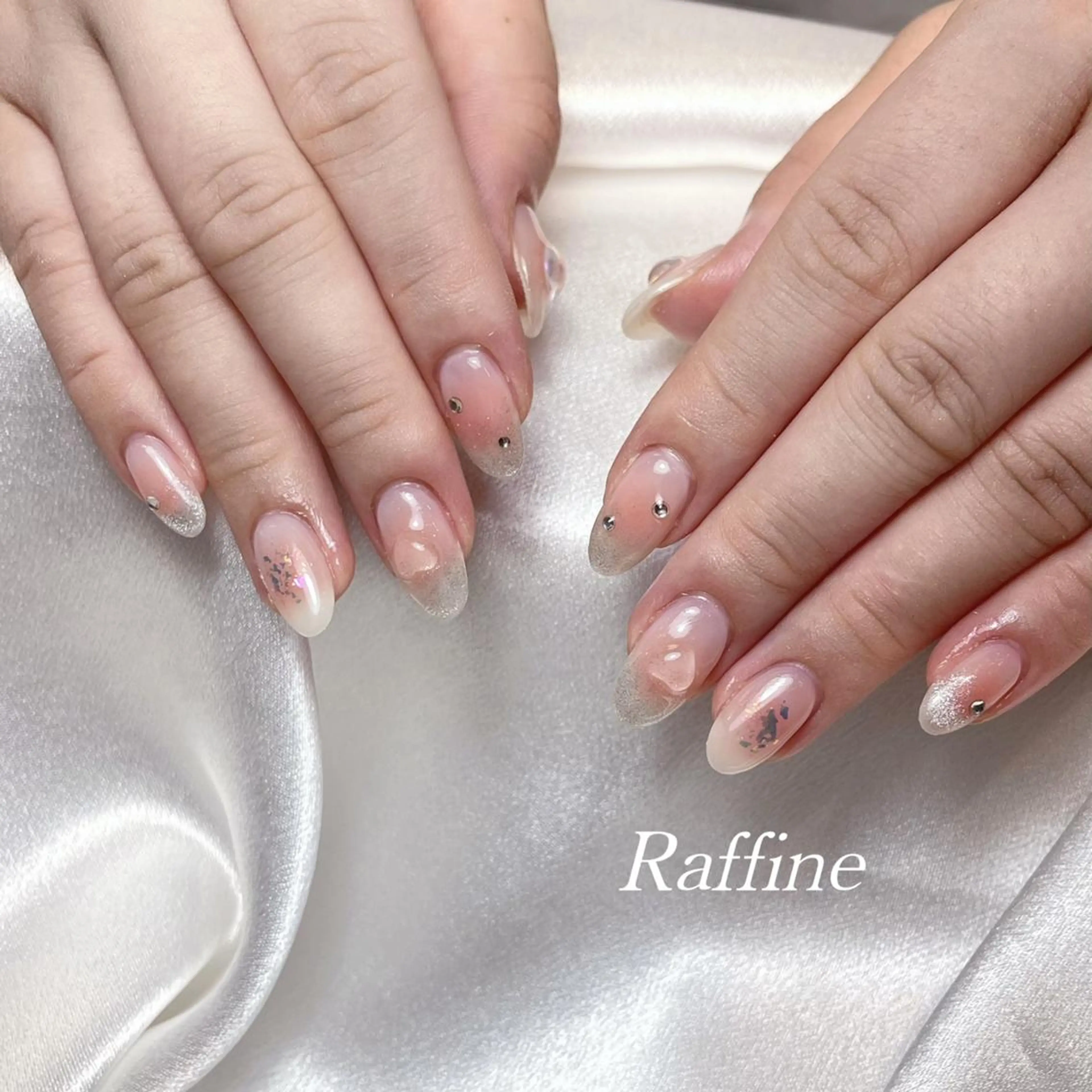 ネイル ハンドネイル フットネイル ハンドケア RAFFINE 月🦋🩵のネイルデザイン