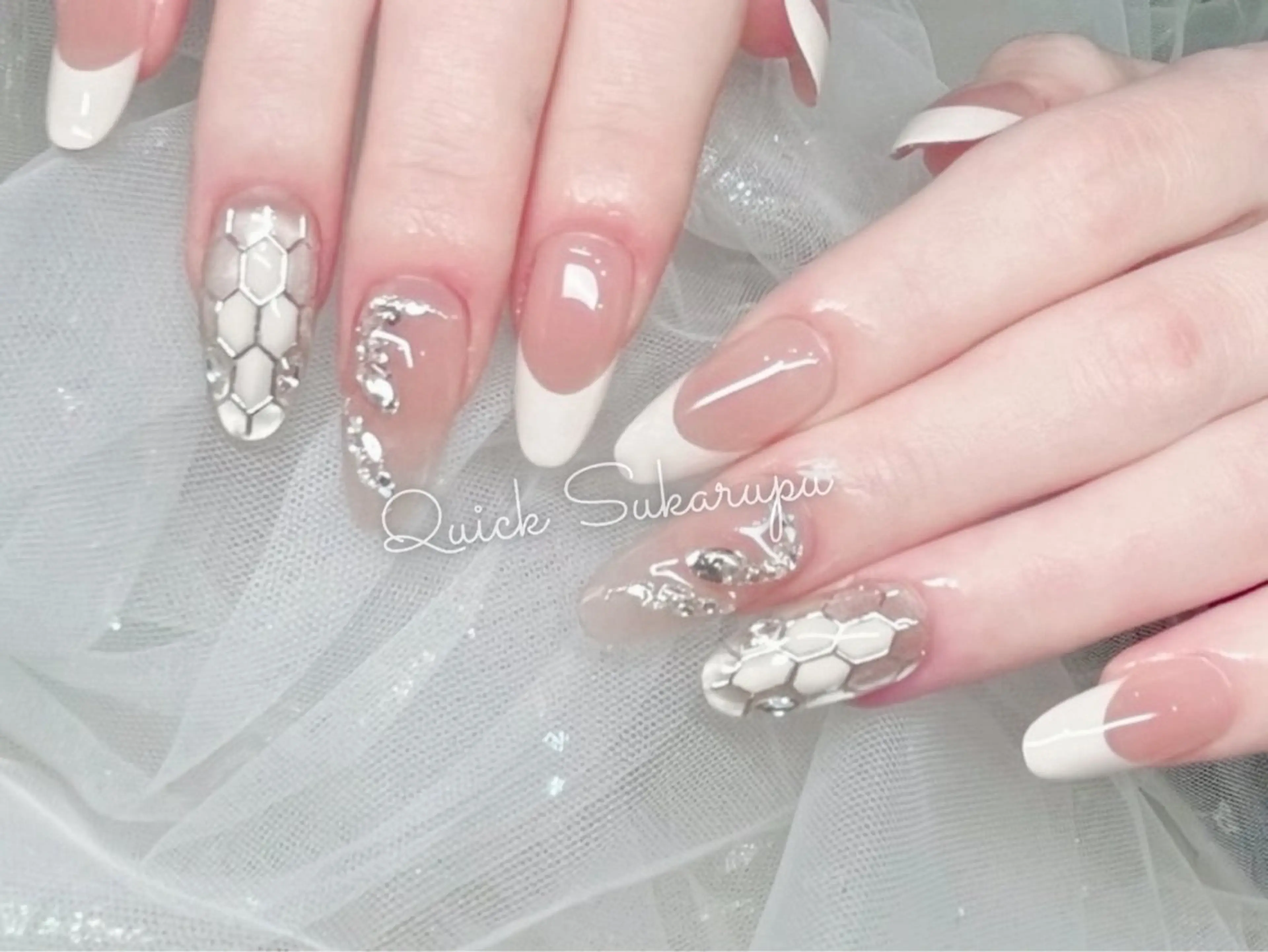 ミディアム ハンドネイル Quick Sukarupu 高田馬場店所属・Quick Sukarupuのネイルデザイン