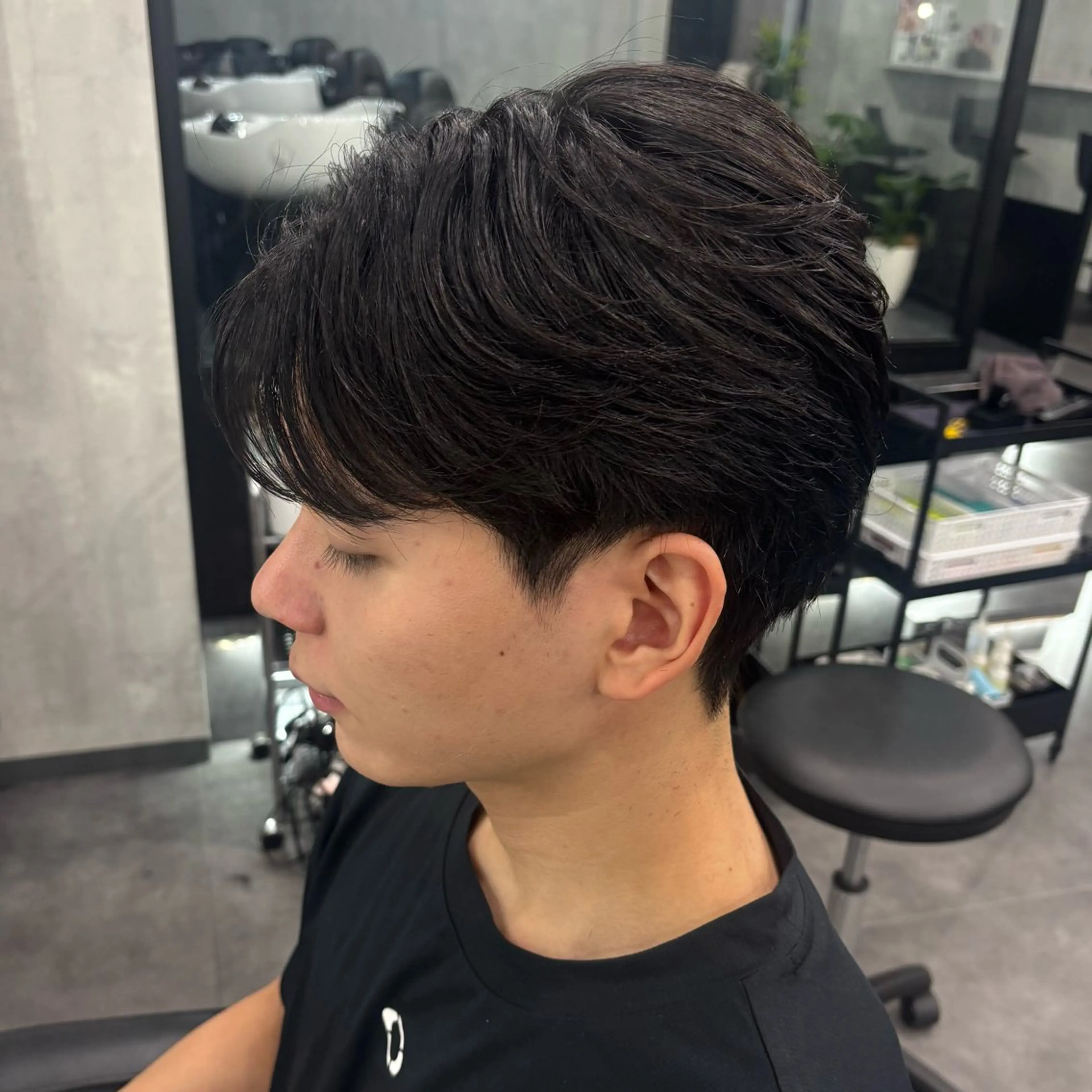メンズ センターパート メンズ韓国風 NIKA 蒲田店所属・ふーか/韓国メンズ /毛流れパーマのヘアスタイル