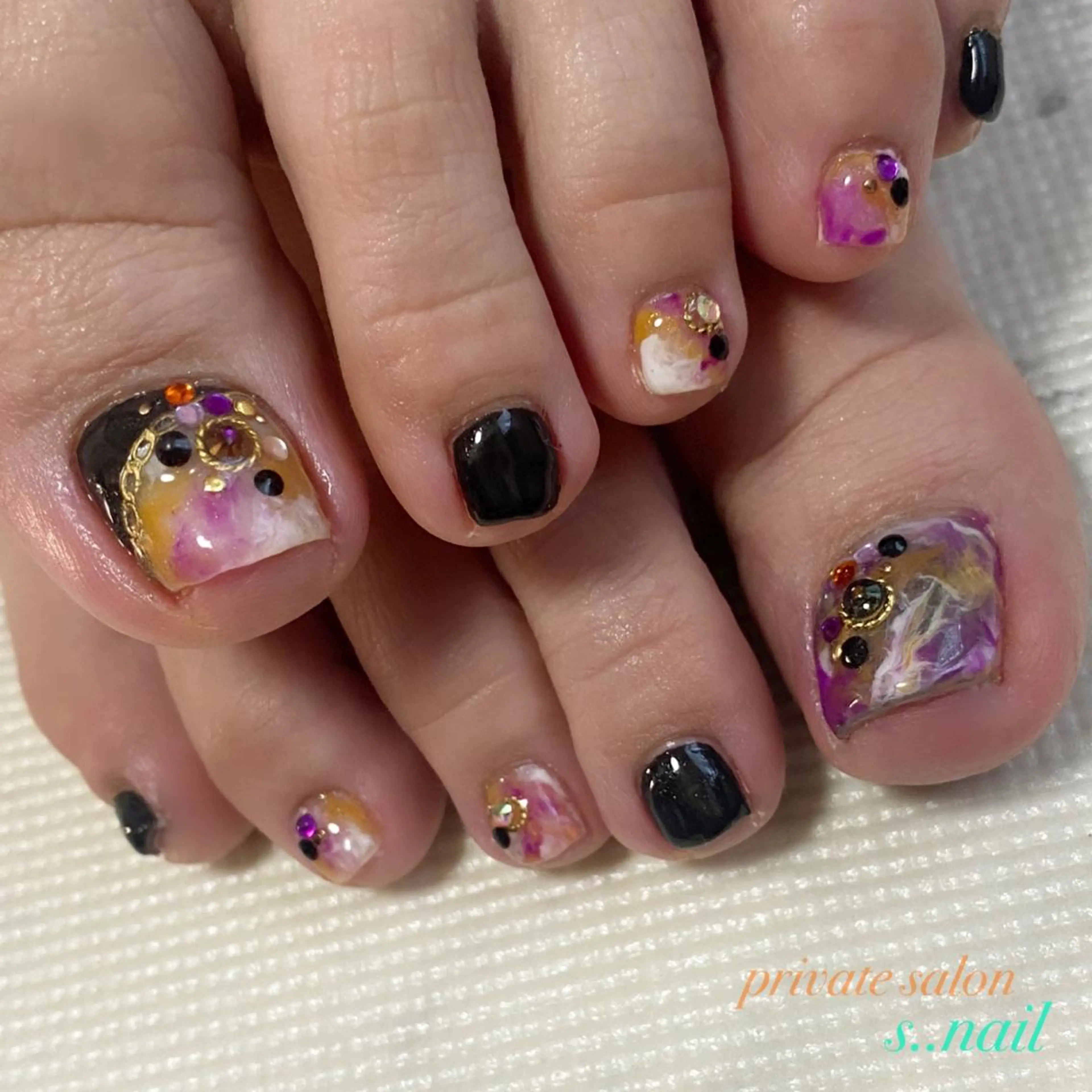 ネイル フットネイル ハロウィン ハンドネイル フットネイル s..nail / MORITAのネイルデザイン