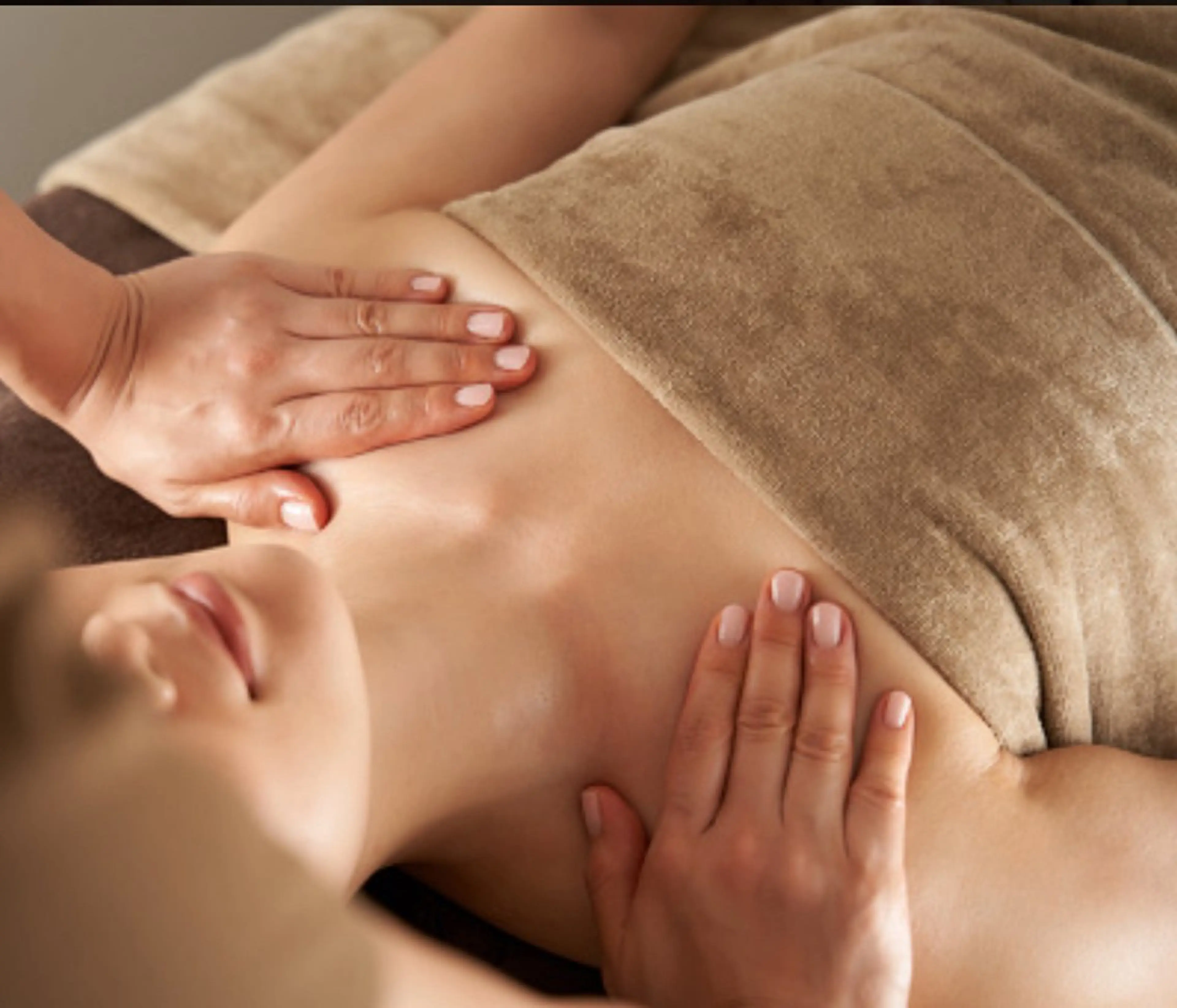 【自分へのご褒美に】スペシャルコース⭐️フェイシャルエステ➕パック➕デコルテ​〜​くすみを改善し思わず触りたくなるような肌への写真