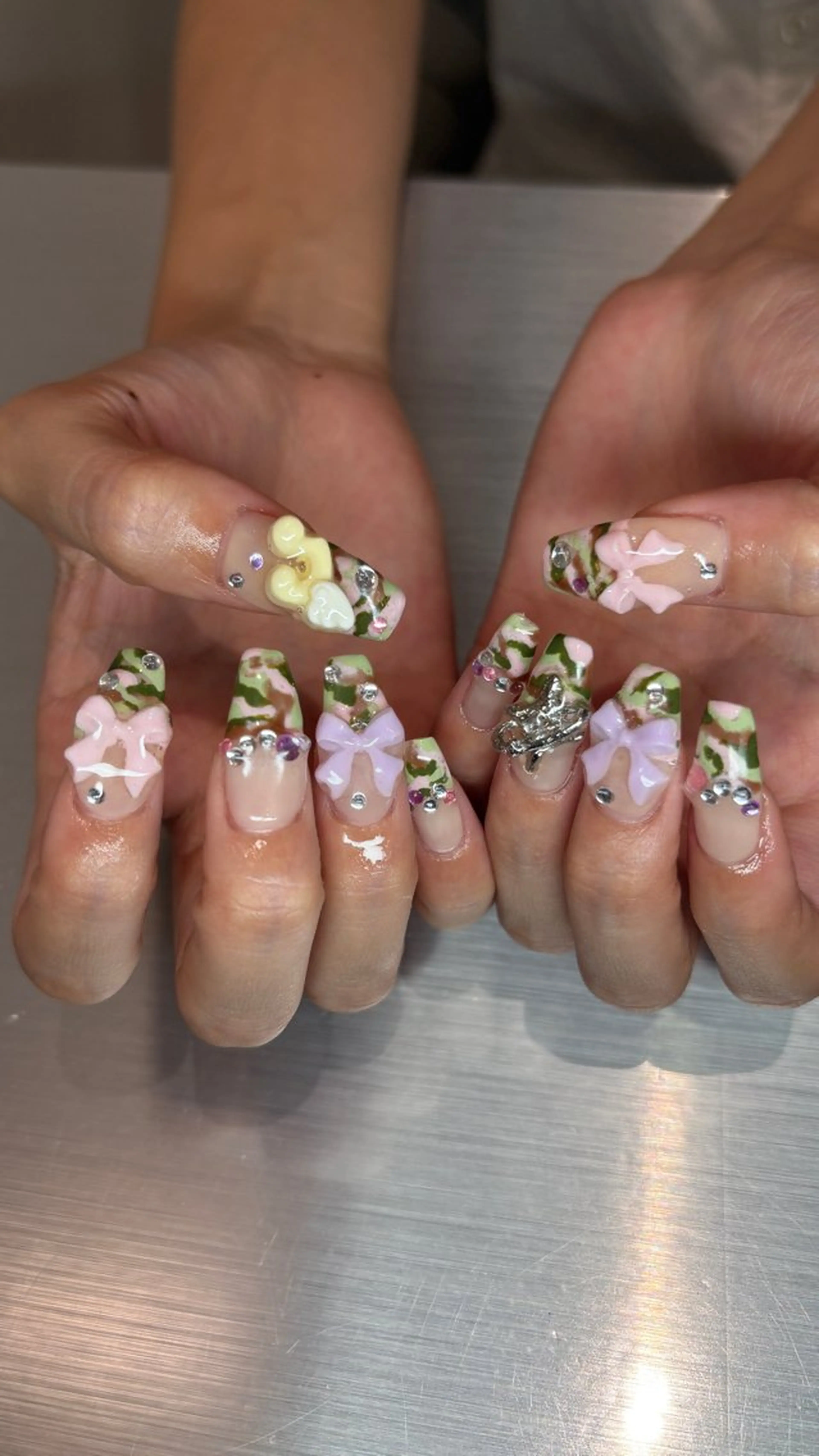 ネイル ハンドネイル 👽個性派ネイル🎀 komachiのマツエク・マツパデザイン