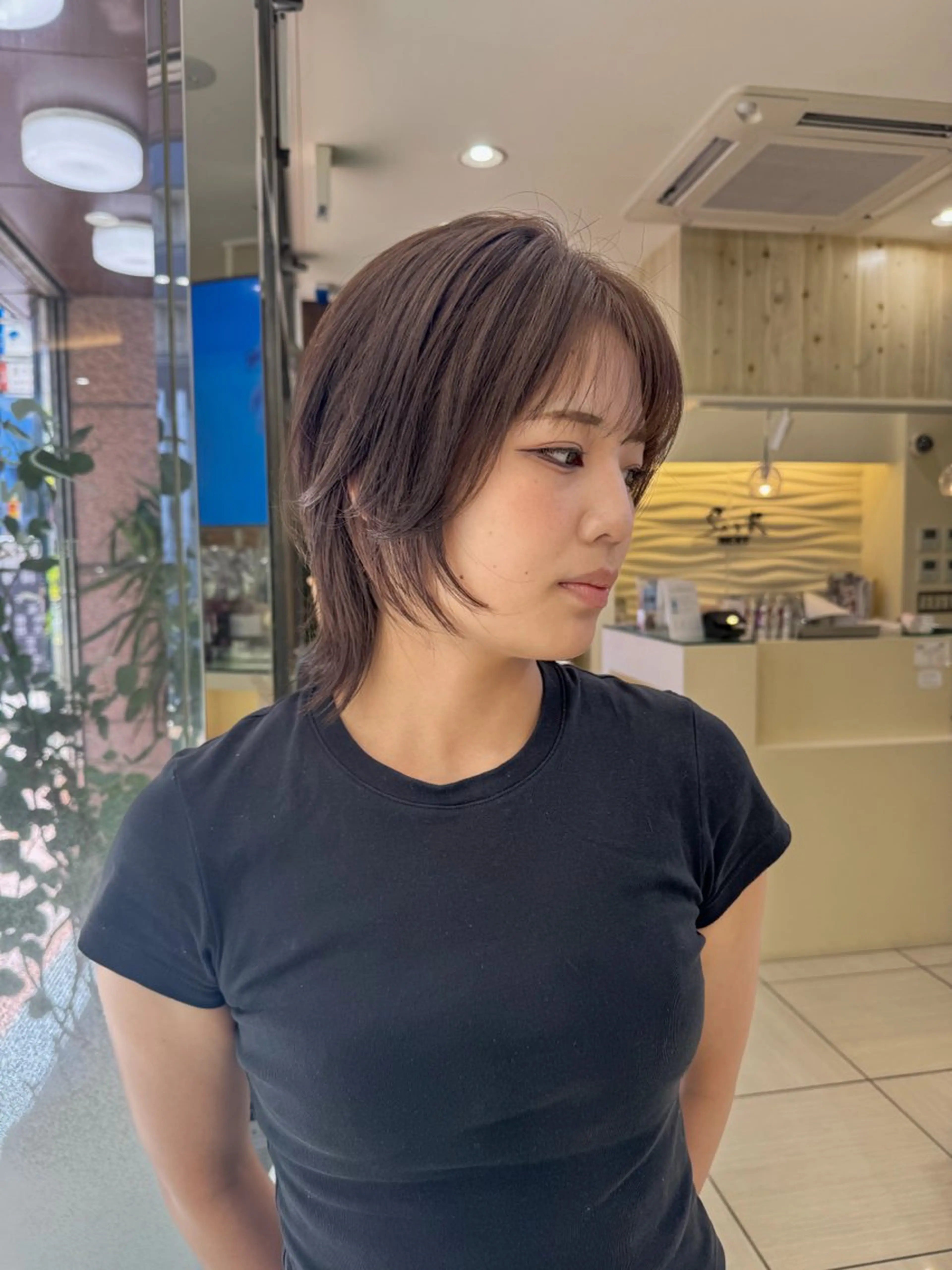 ショート カラー ベージュカラー ブリーチ ショコラベージュ ブリーチなしカラー カット ヘアカラー Seeknext // Rukaのヘアスタイル