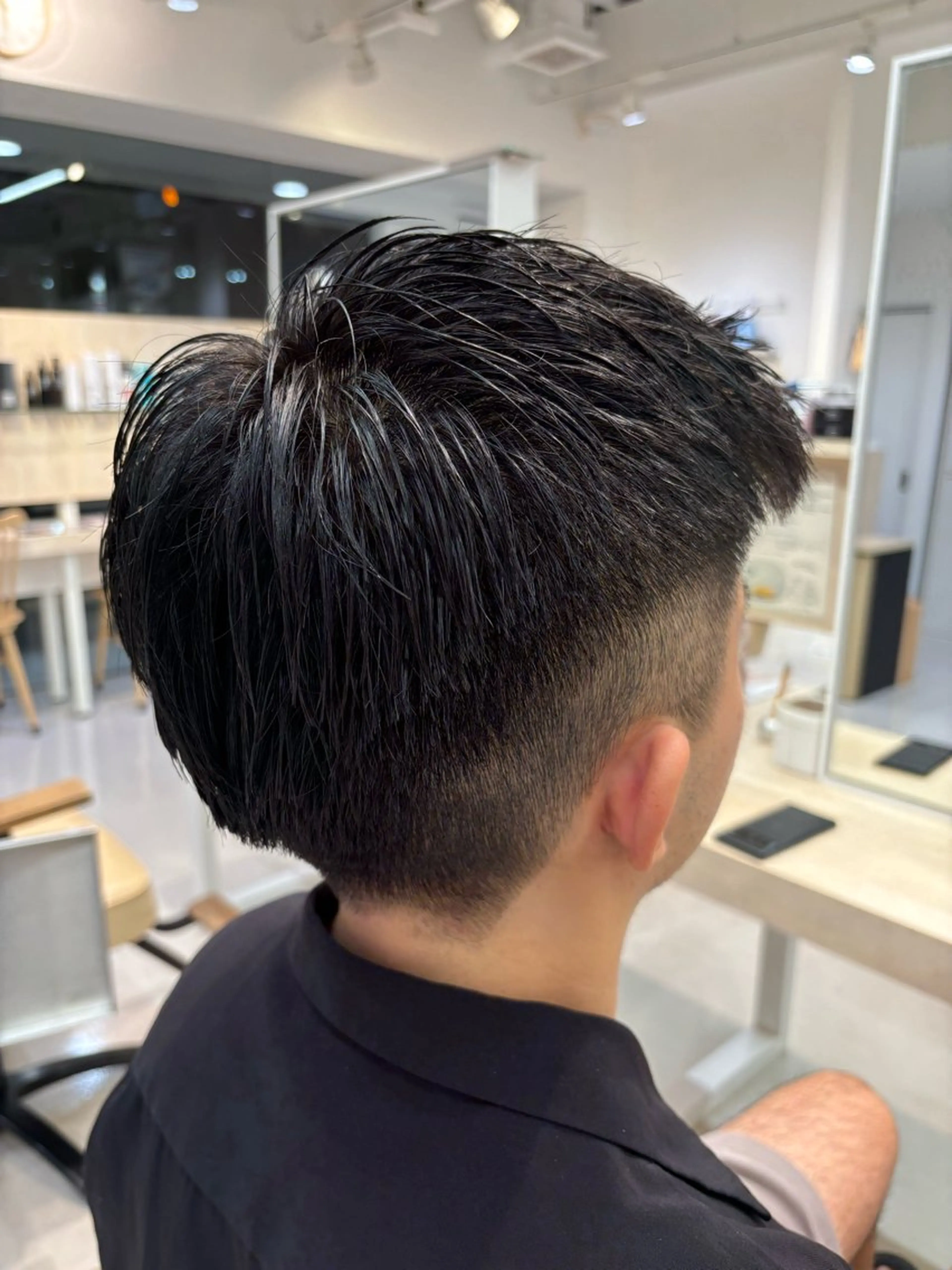 メンズ ビジネス フェードカット マッシュ スキンフェード ツーブロック メンズパーマ/ スパイキー/フェードのヘアスタイル