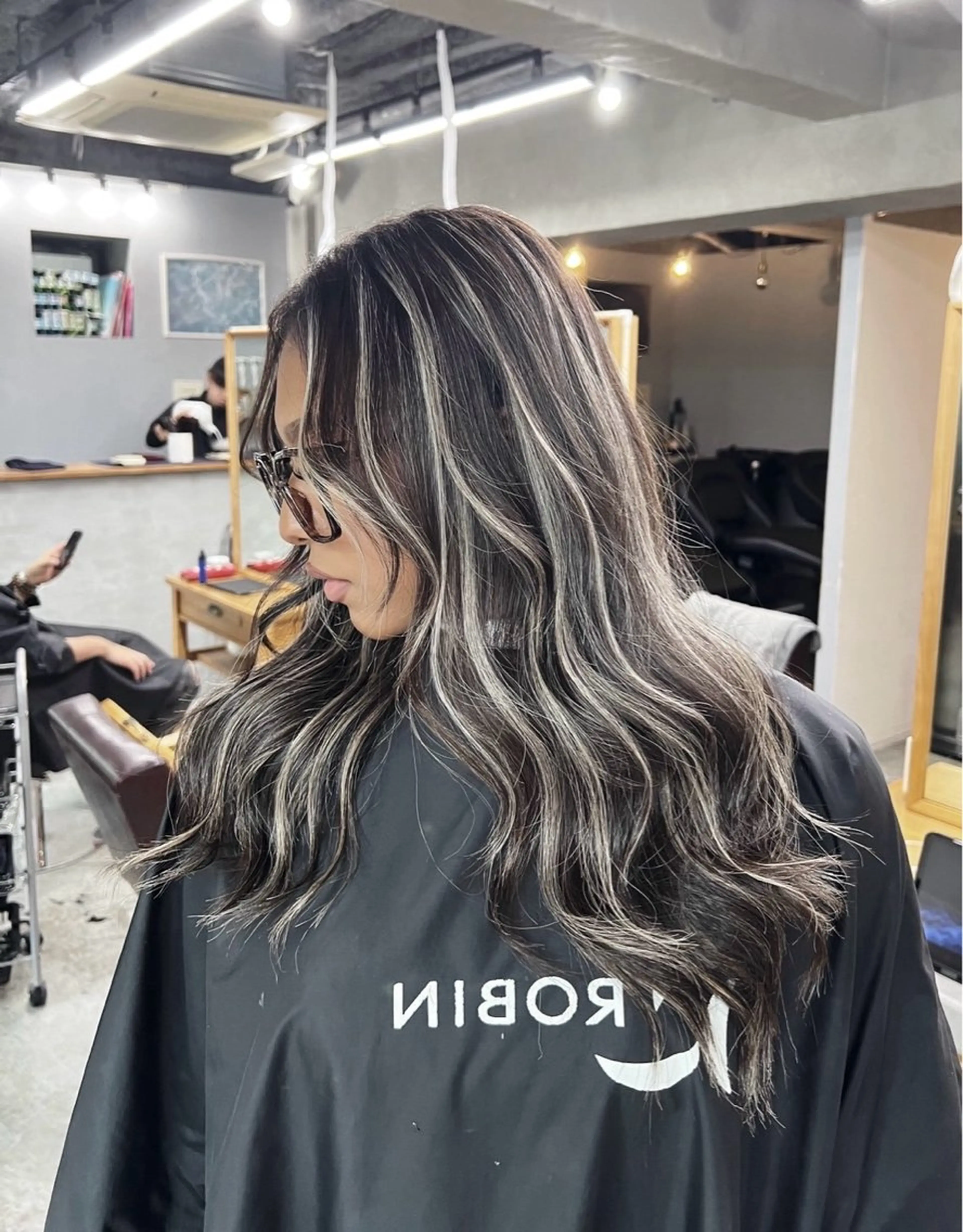 セミロング カラー ダークグレー ダークグレージュ グレージュ ハイライトカラー ハイライト ヘアカラー トリートメント ROBIN所属・指名数No.1 /NAOYAのヘアスタイル