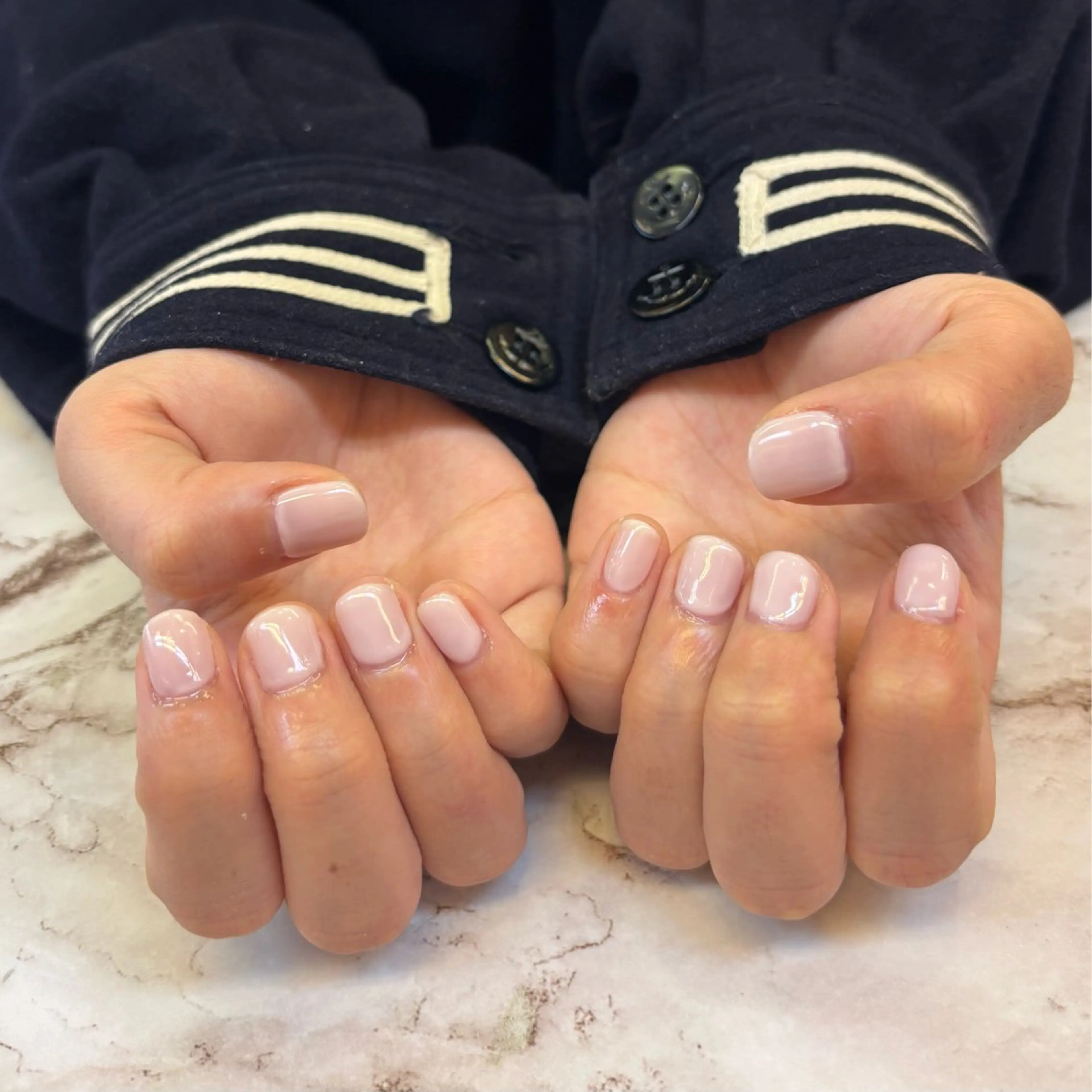 ネイル ワンカラーネイル Honey Bee Mikuのネイルデザイン