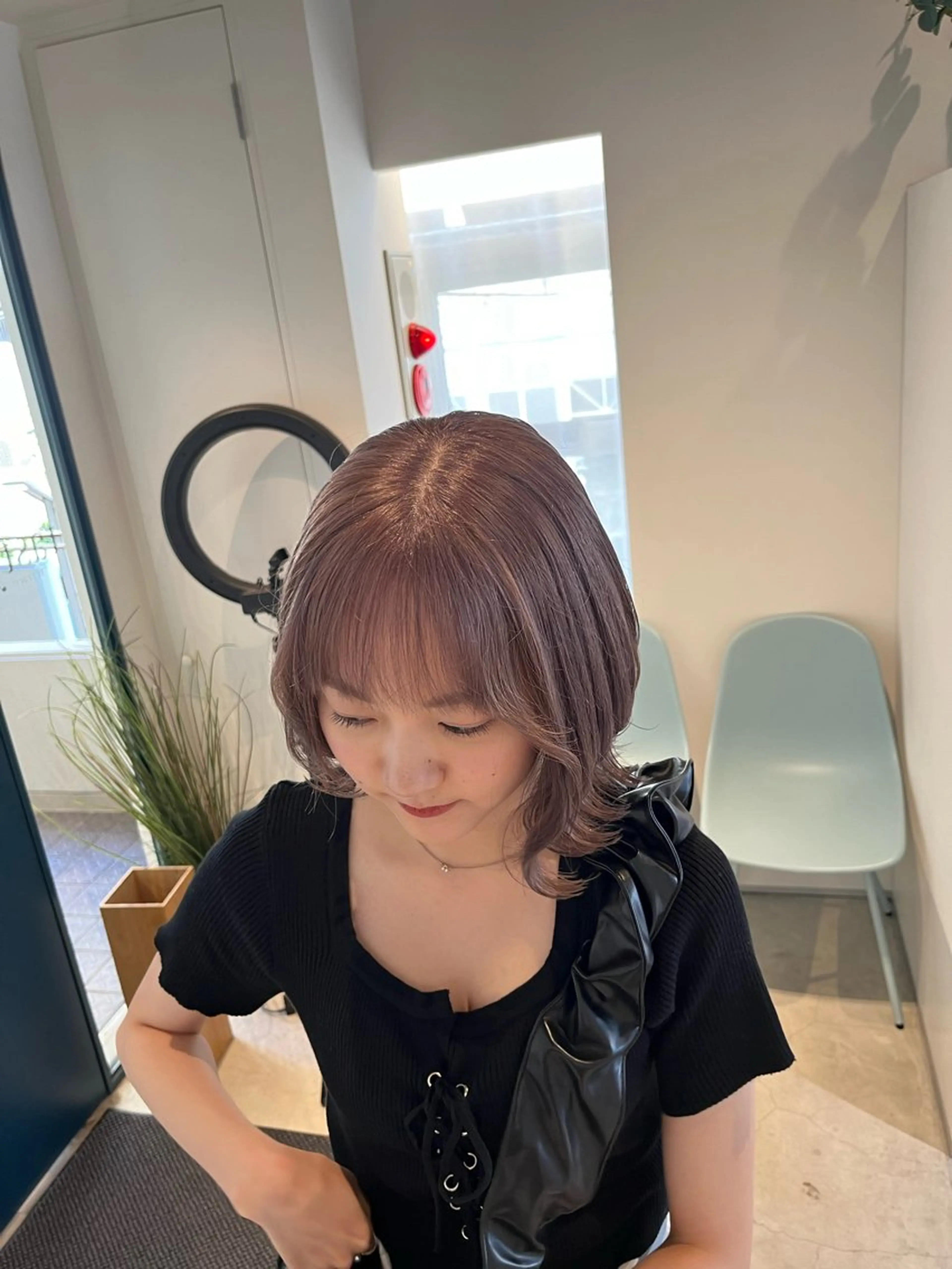 ミディアム カラー 艶髪ブリーチ/レイヤ ー/竹本幸希のヘアスタイル