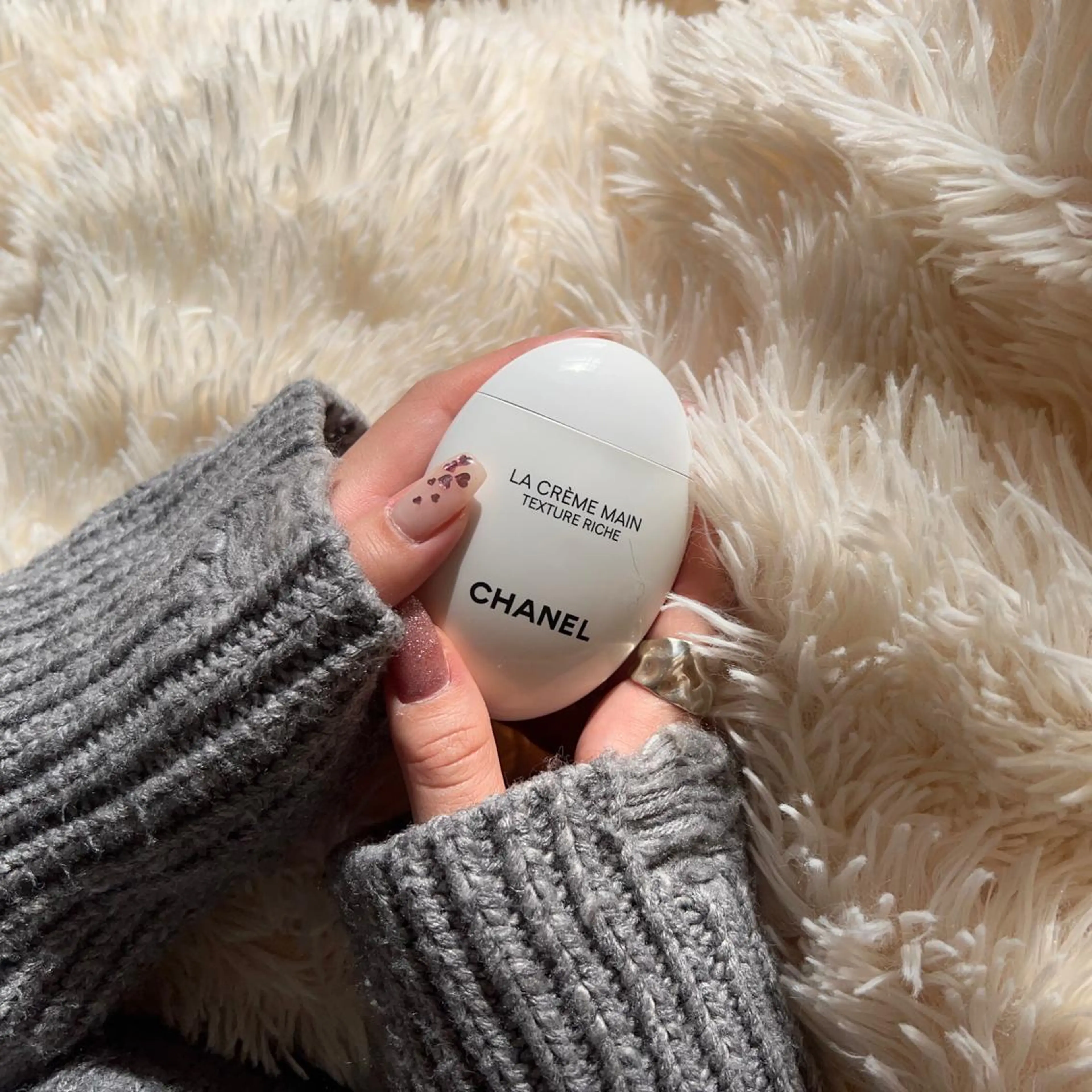 ミディアム each所属・𝐞𝐚𝐜𝐡 nanami🩰のネイルデザイン