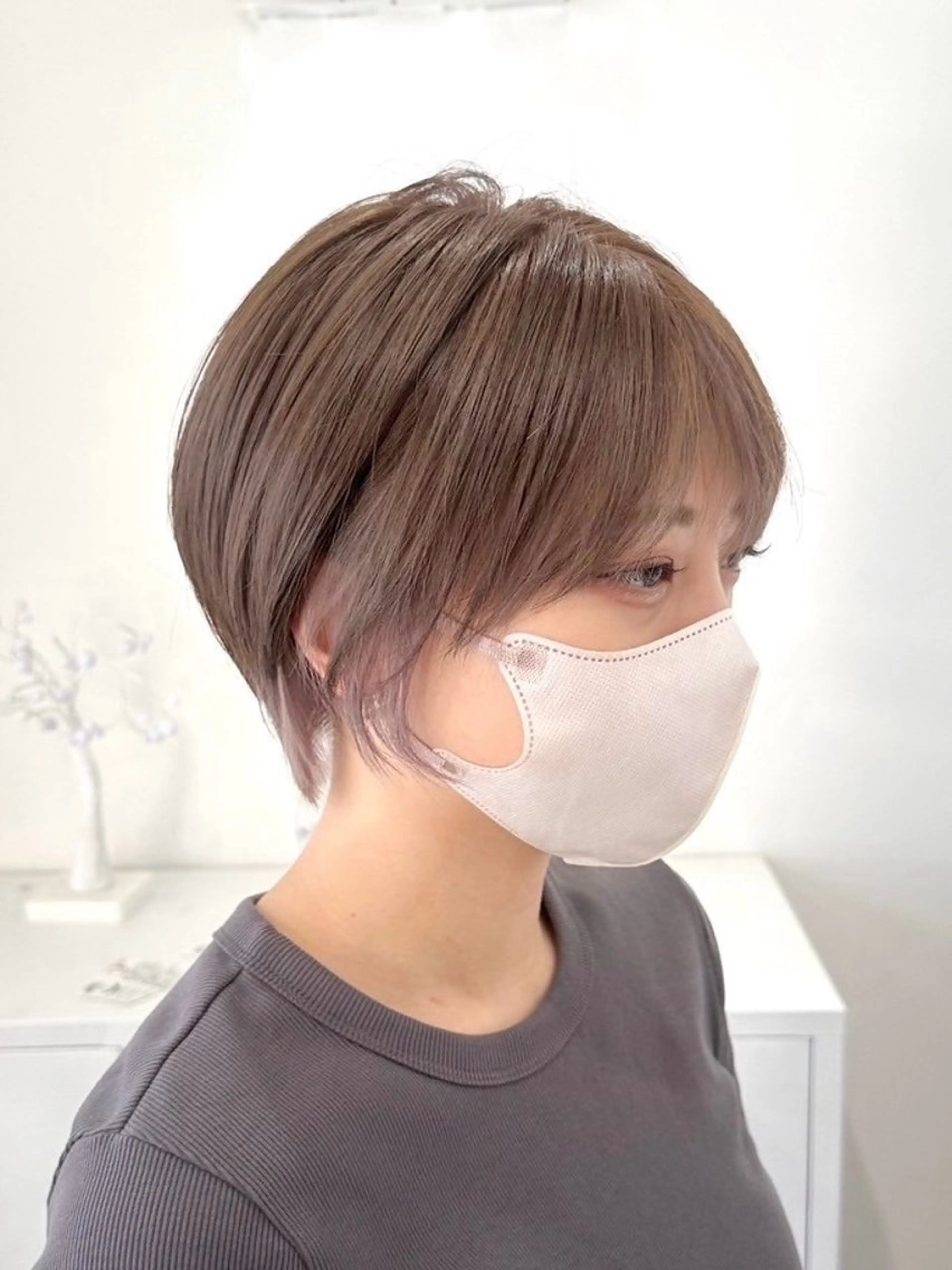 ショート カラー ベージュカラー ブリーチ ハイトーンカラー ミルクティーベージュ hair salon suiw所属・suiw ♡AYA♡のヘアスタイル