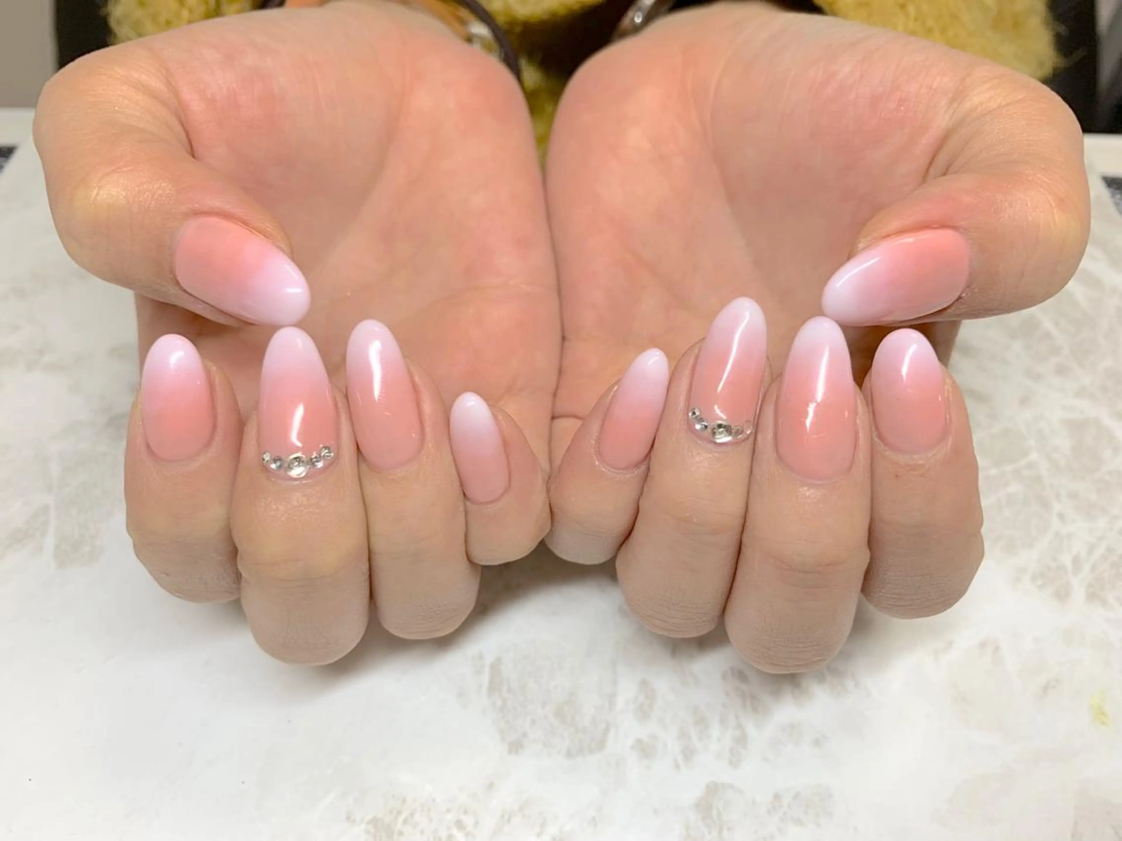 ネイル ストーンネイル ハンドネイル ハンドケア LULU LIMAのネイルデザイン