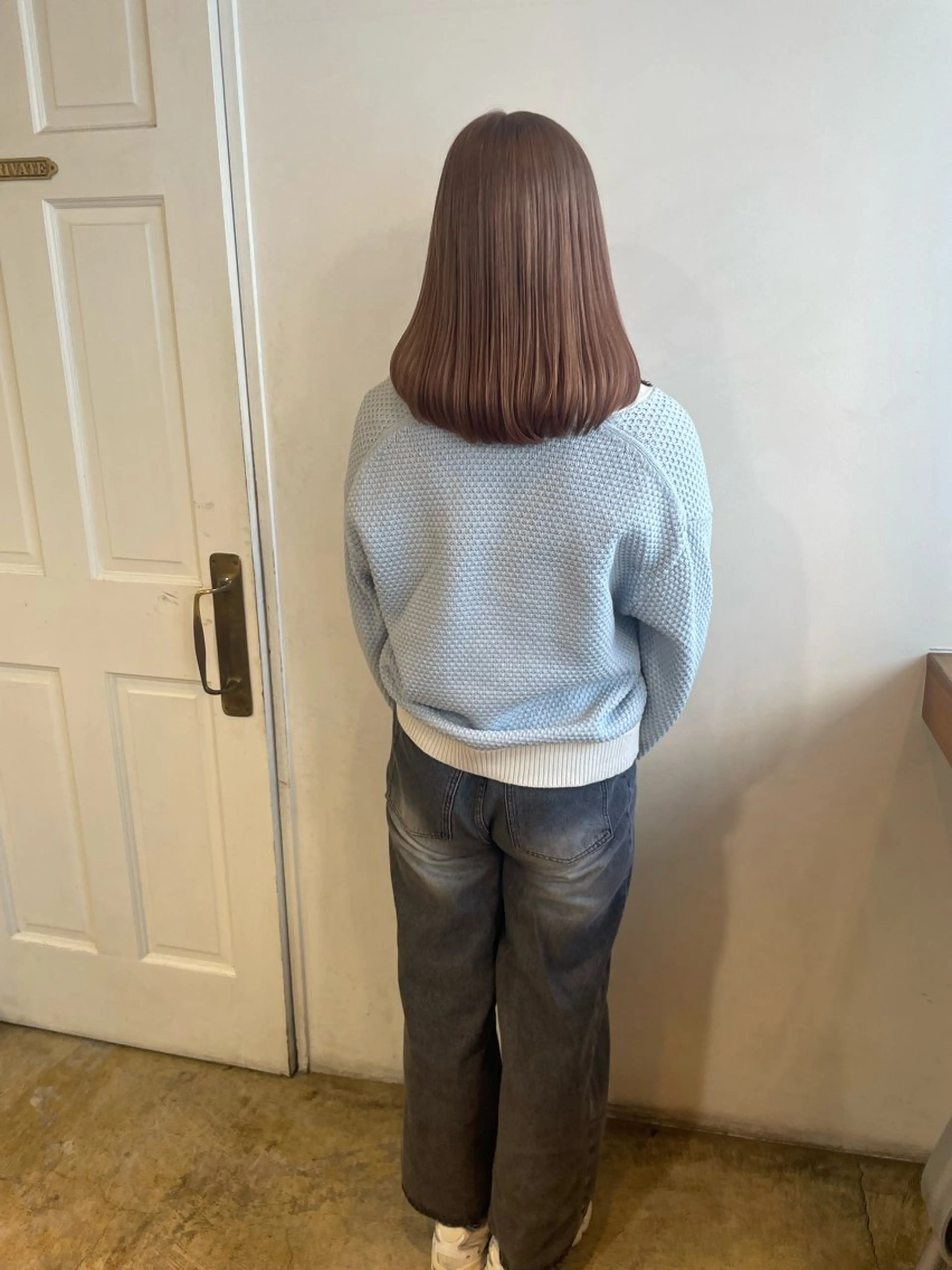 ミディアム カラー ベージュカラー ブリーチ ミルクティーベージュ ヘアカラー トリートメント MIOベージュカラー 柔らかいカラーのヘアスタイル