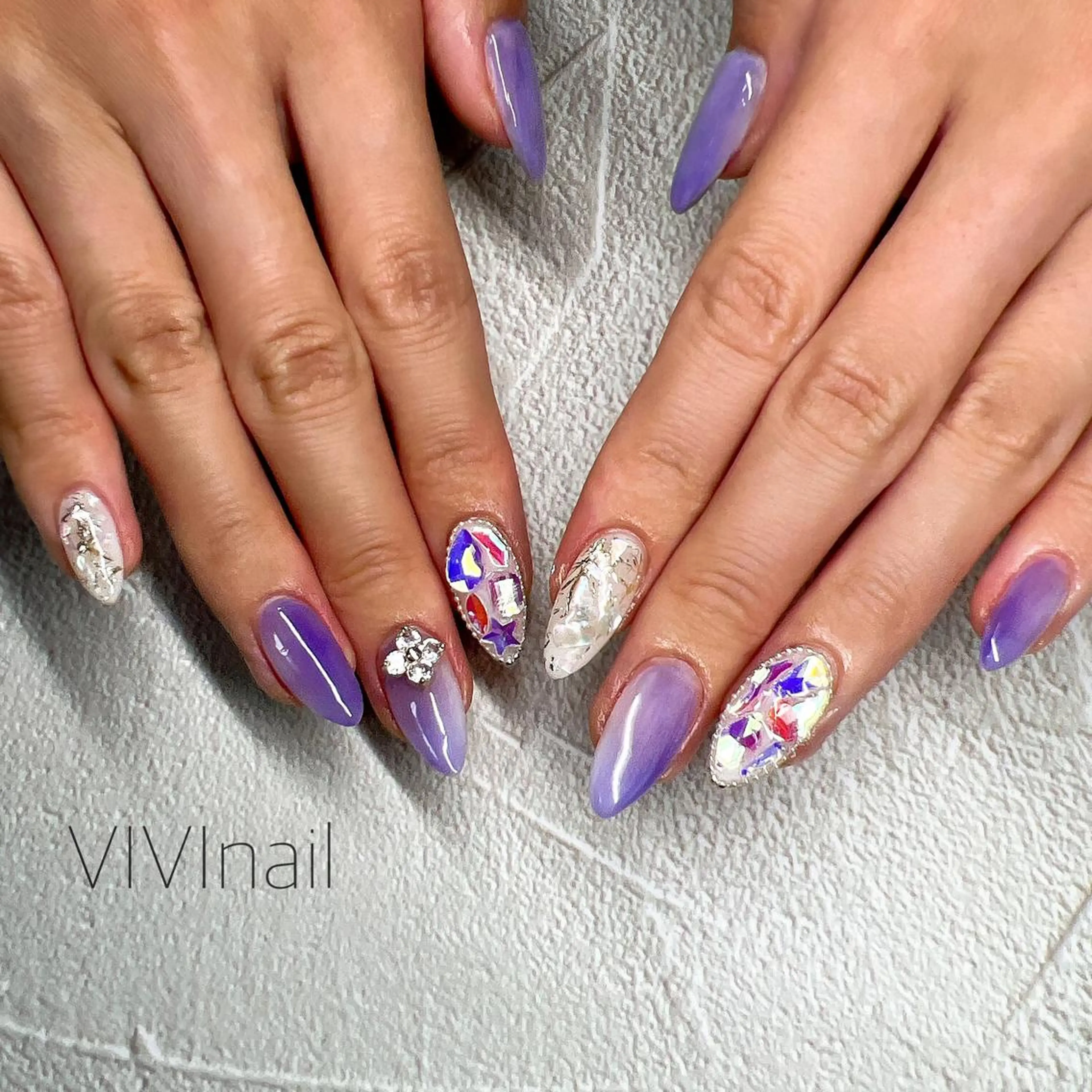 ネイル オーロラネイル ハンドネイル vivi nailのネイルデザイン