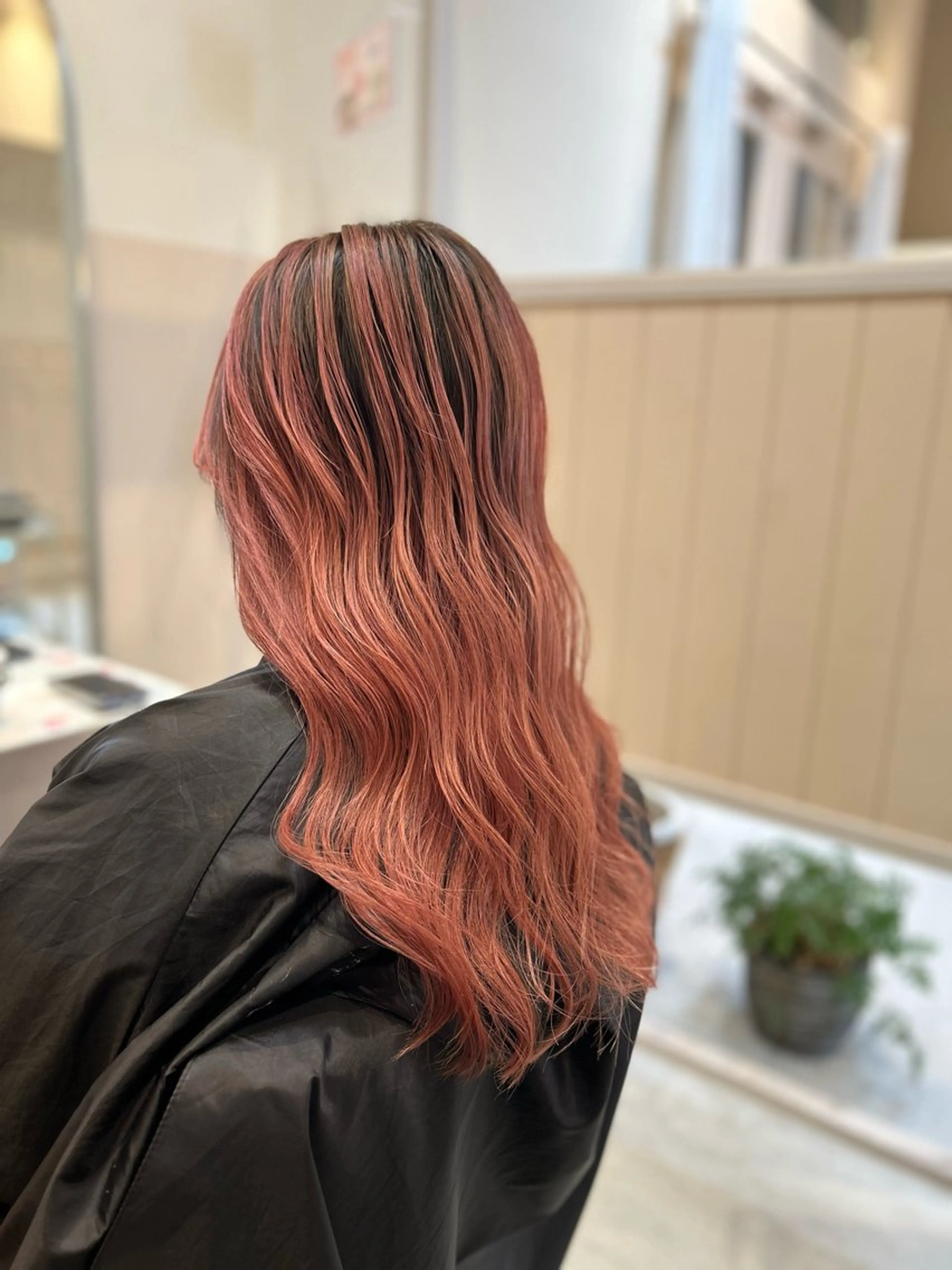 セミロング カット ヘアカラー トリートメント 茨木市駅徒歩5分 小林龍之介のヘアスタイル