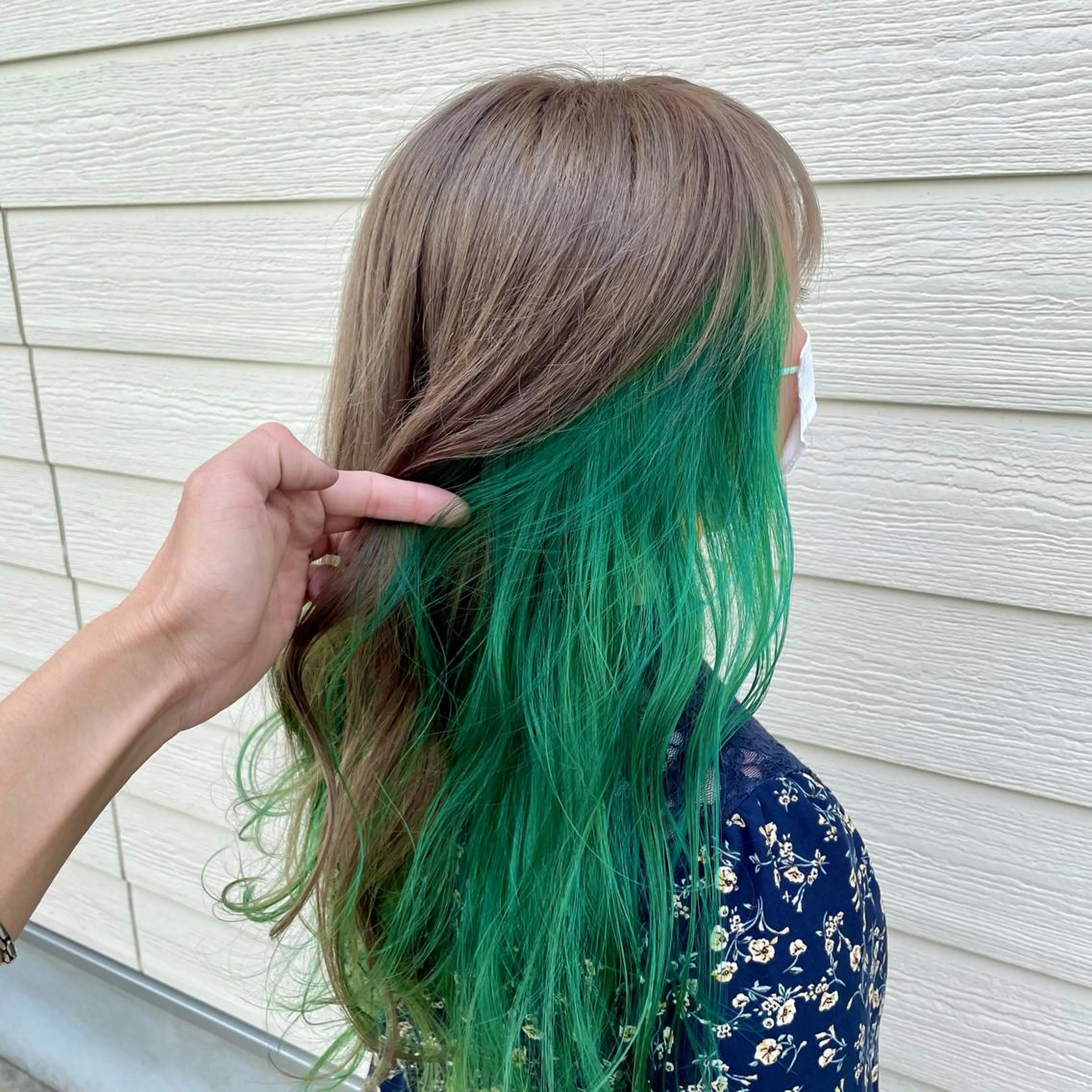 ロング カラー エメラルドグリーン グレージュ ヘアカラー トリートメント RUBEUS【ルベウス】所属・✨艶々カラー🎨 杉本賢人のヘアスタイル