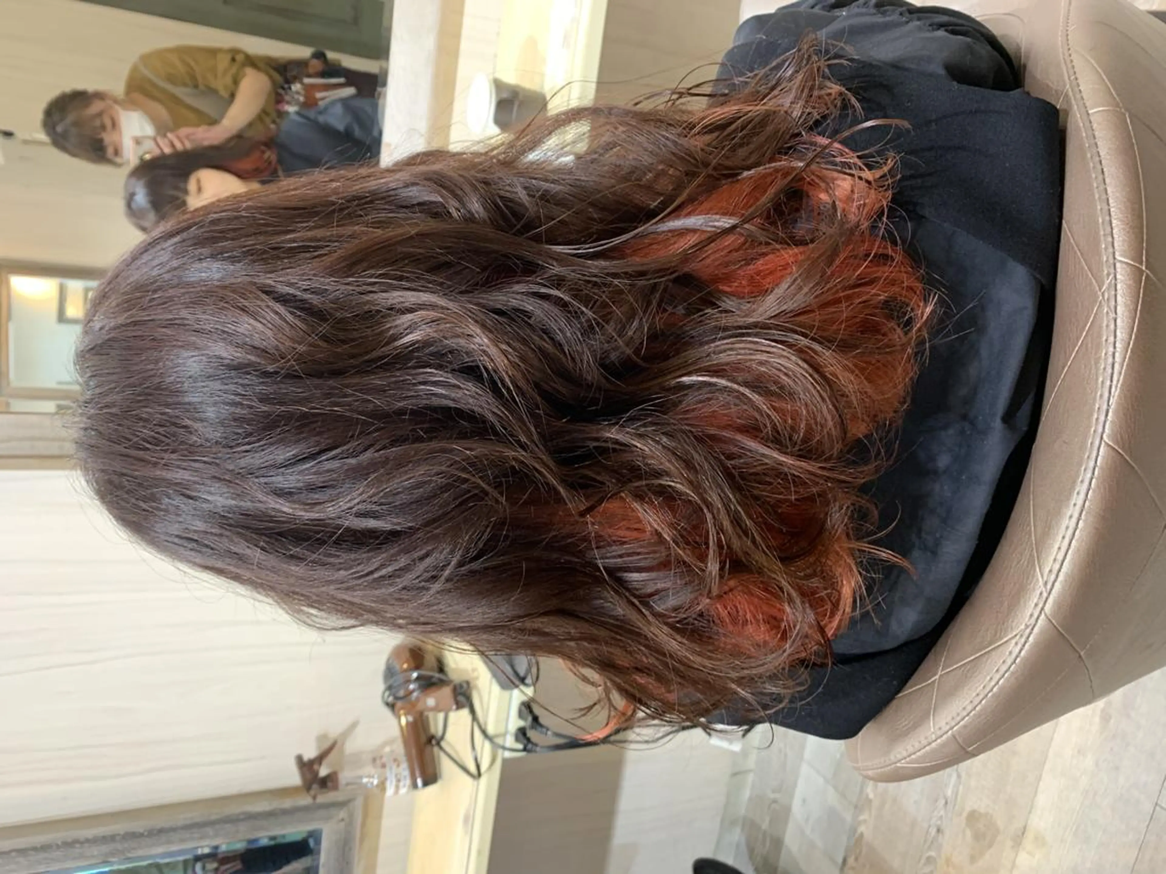 セミロング 嶋村夏実🌼レイヤー 🌸白髪ぼかしのヘアスタイル