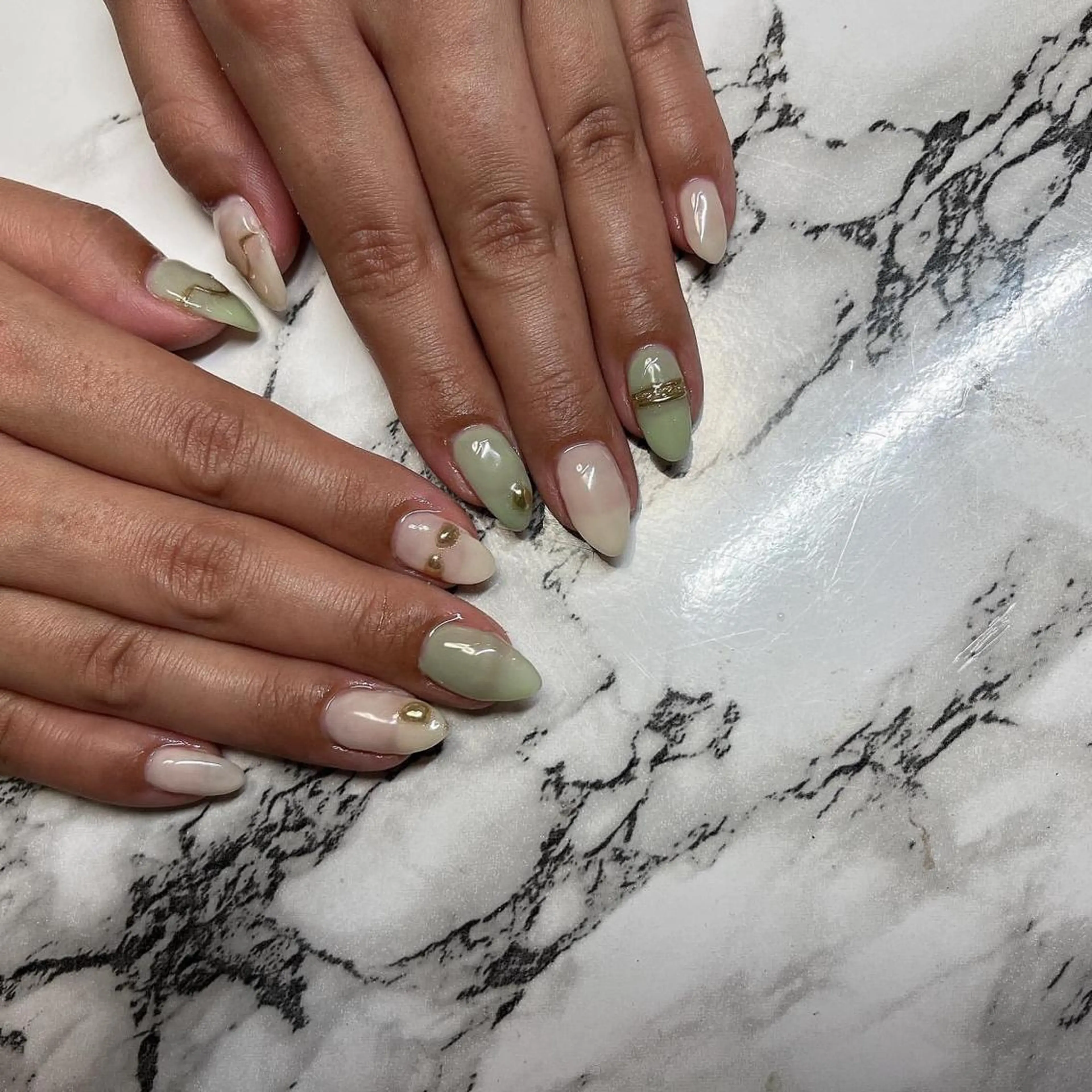 ネイル ニュアンスネイル MIKA ♡のネイルデザイン