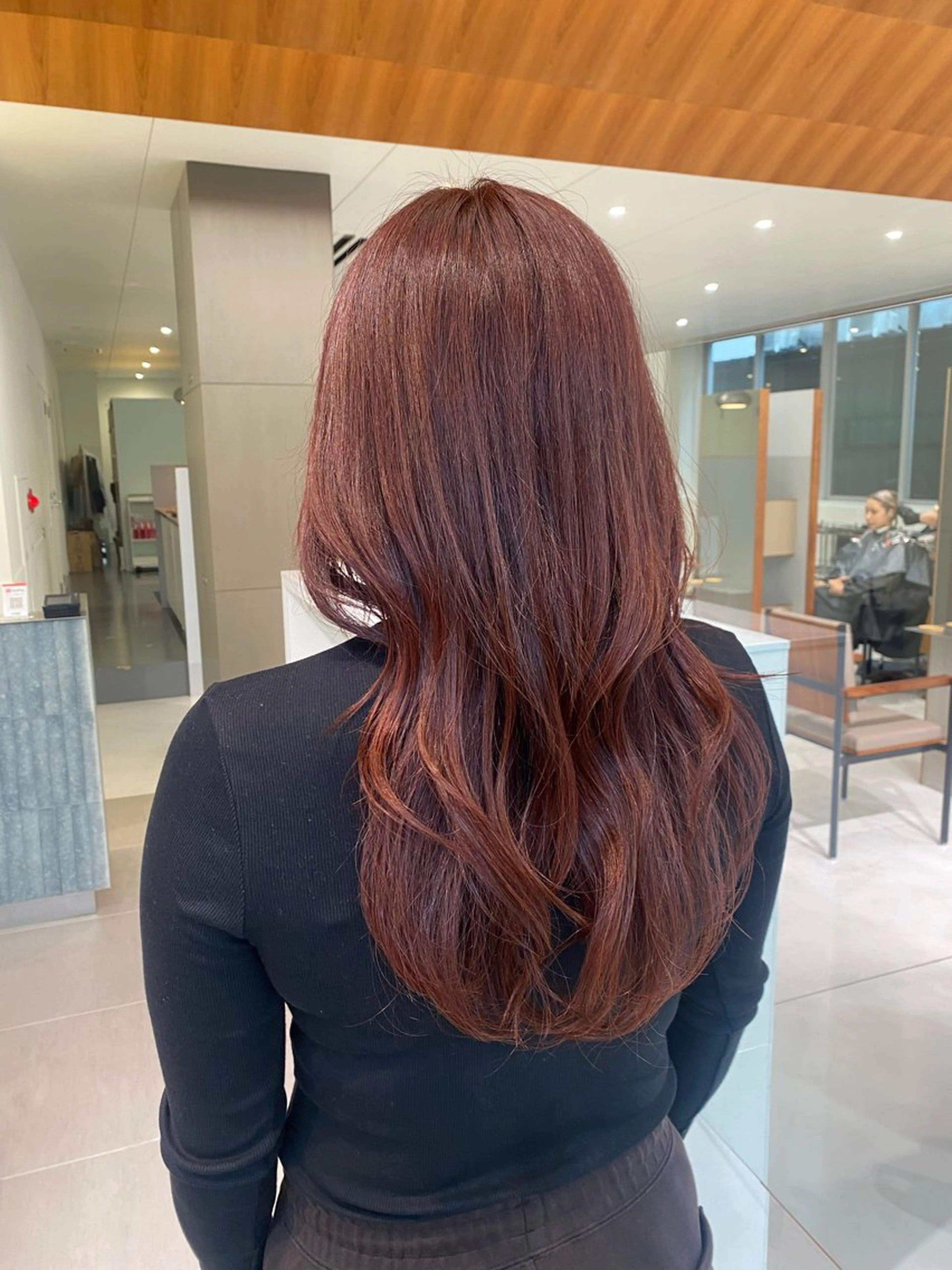 ロング レイヤーカット 🎀透明感× 暖色カラーつな🎀のヘアスタイル