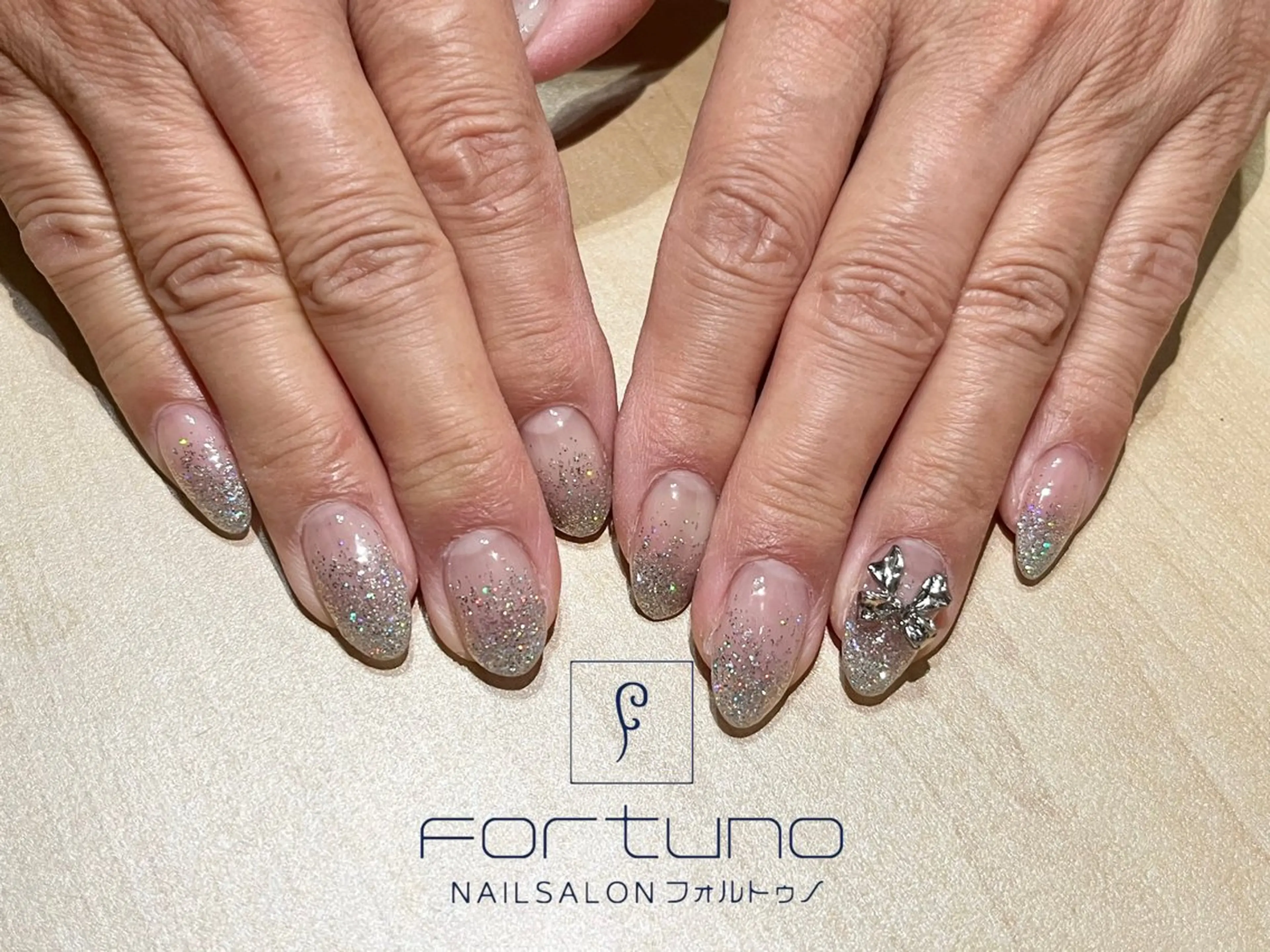 ネイル グラデーション ラメ(グリッター) ラメグラデーション ネイルサロン フォルトゥノ所属・Fortuno富士南 /Chihiro🤎のネイルデザイン
