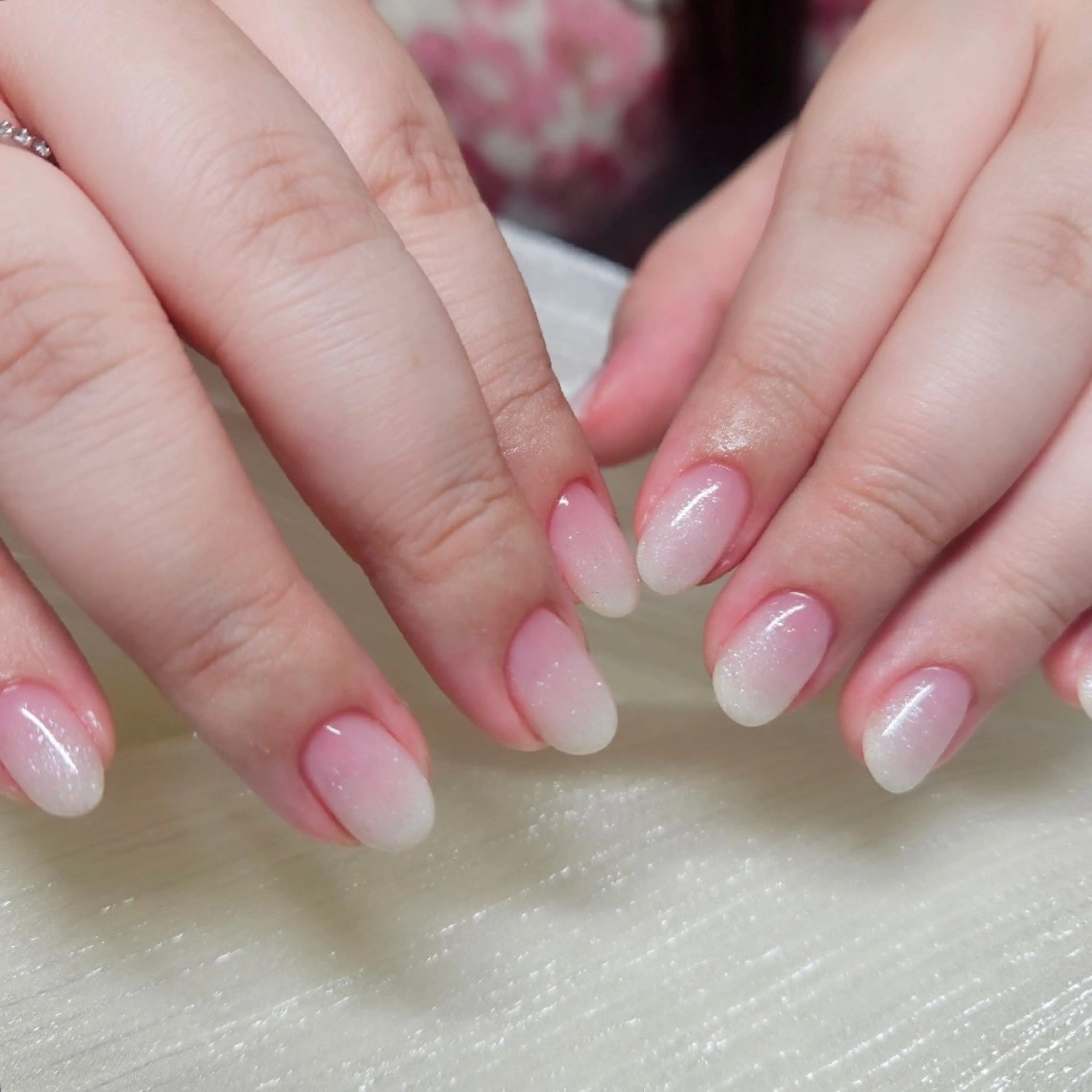 ネイル グラデーション ラメ(グリッター) ラメグラデーション ハンドネイル GO TODAY シェアサロン新宿Gratia店所属・nagisa 🩰🫧のネイルデザイン