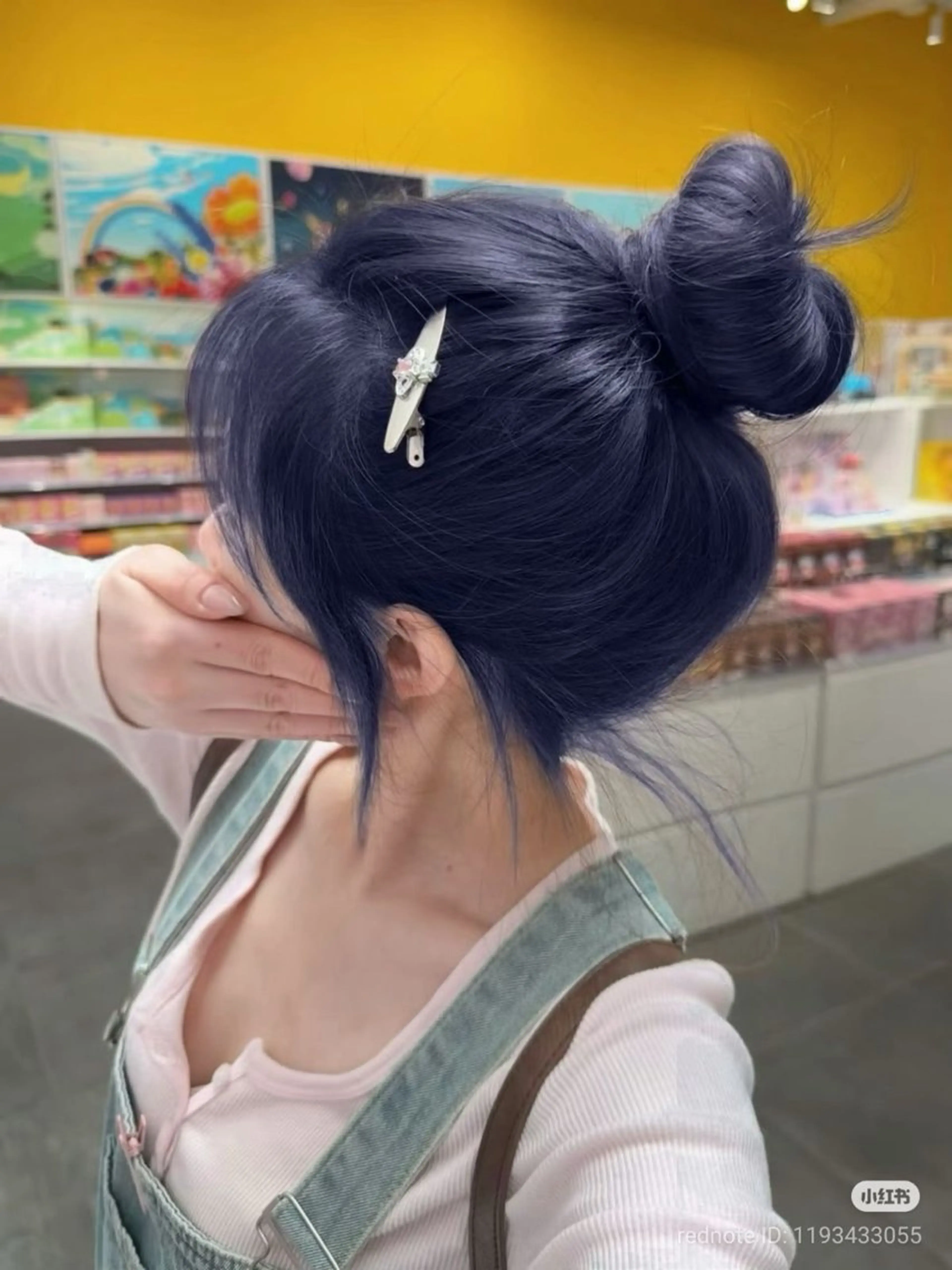 セミロング カラー ブリーチ ブルーカラー シルバー ヘアカラー トリートメント ヘアセット 💗秋冬トレンドヘア Natsumi 💗のヘアスタイル