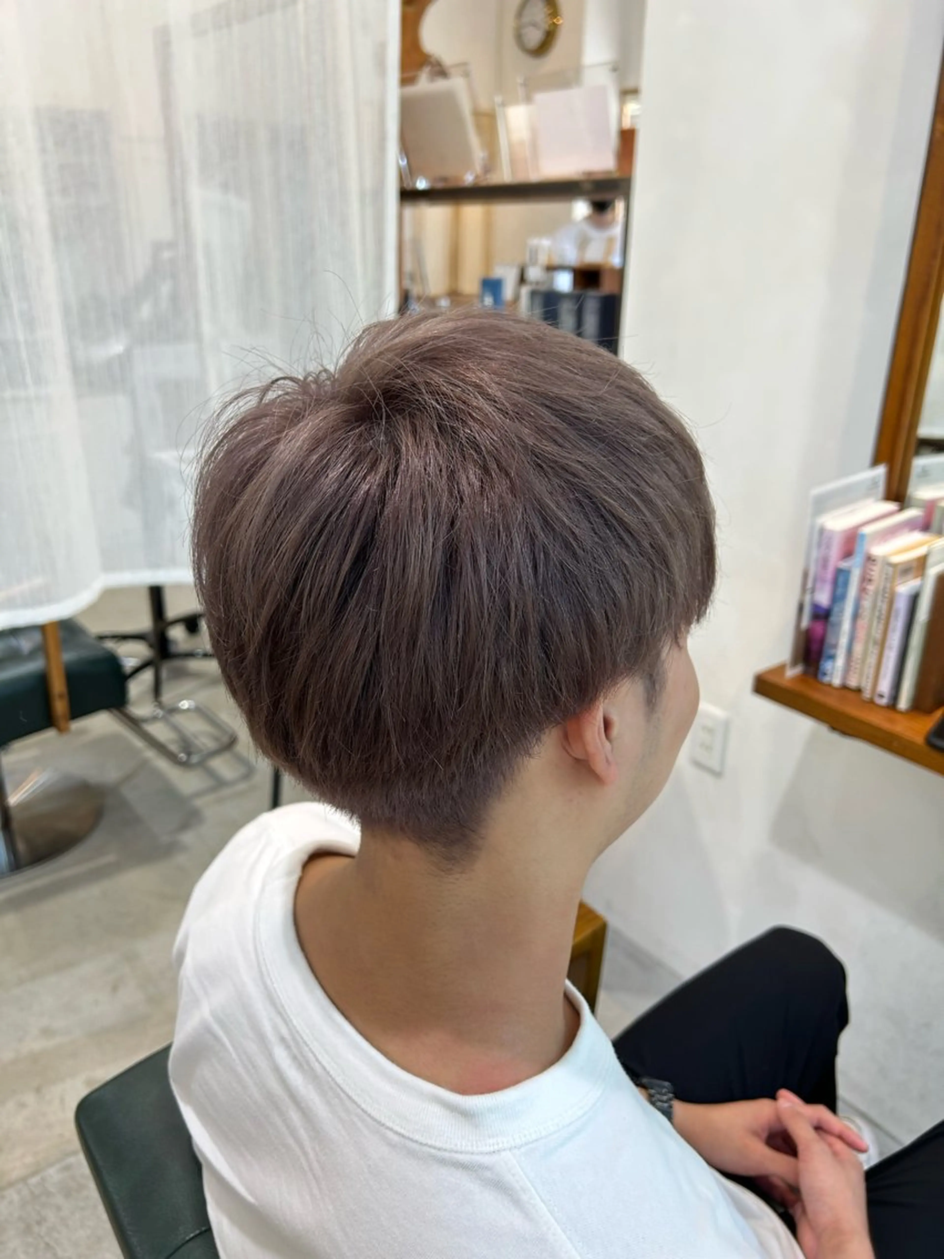 ショート カラー メンズ メンズブリーチ ベージュカラー ブリーチ グレージュ ミルクティーベージュ 前田 香恋のヘアスタイル