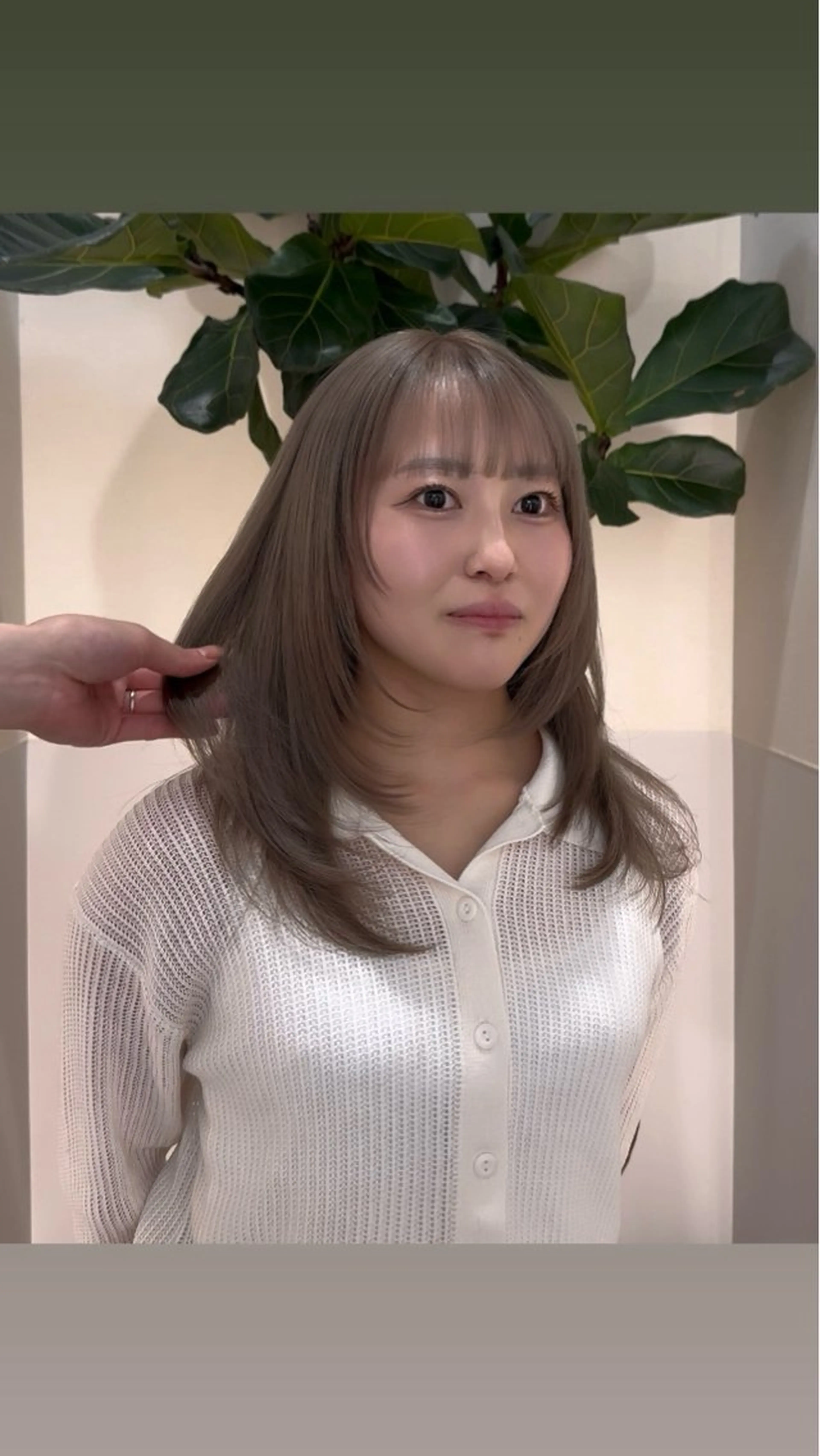 セミロング カラー ベージュカラー ミルクティーベージュ レイヤーカット カット ヘアカラー トリートメント 🦋レイヤーカット ミドリカワ🦋のヘアスタイル