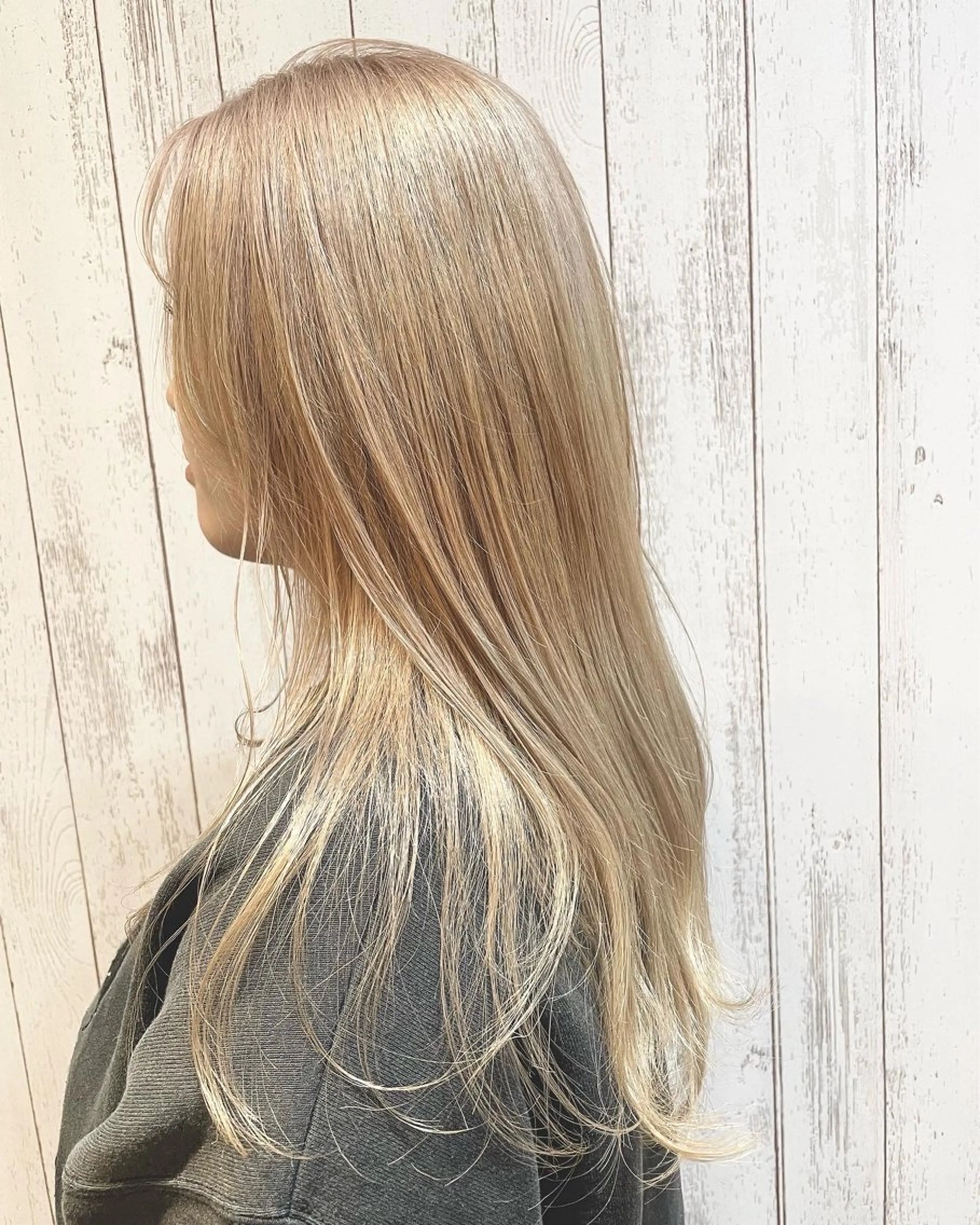 ロング カット ヘアカラー ブリーチ特化🎖️ピ ンクカラー高橋さやかのヘアスタイル