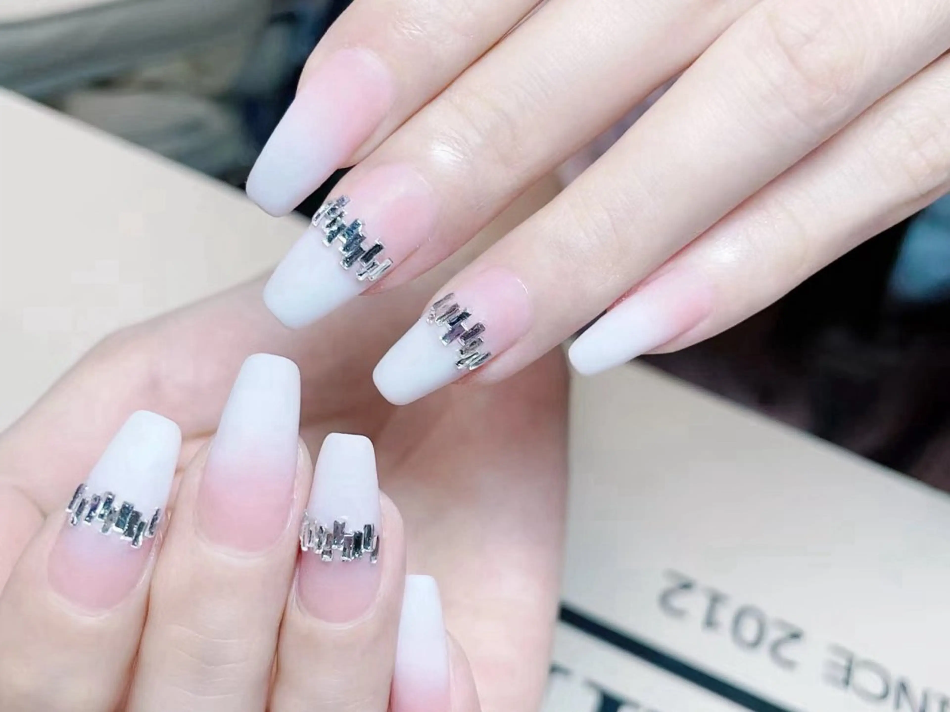 ネイル アートネイル チークネイル 長さ出し フットネイル ジェルネイル ラッキーネイルサロン西川口東口店所属・山田 由奈のネイルデザイン