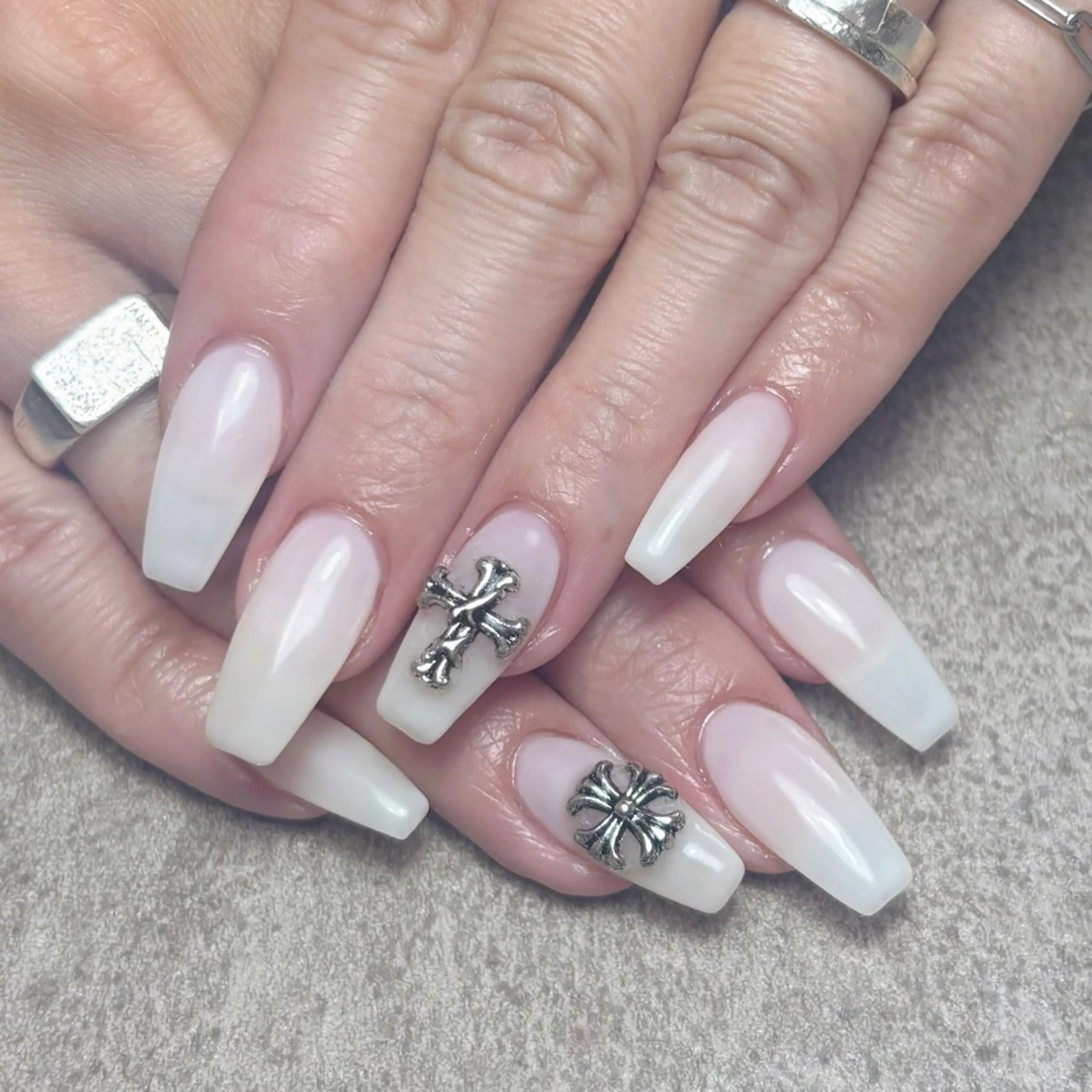 ネイル ハンドネイル nailroom DIASOMNIAのネイルデザイン