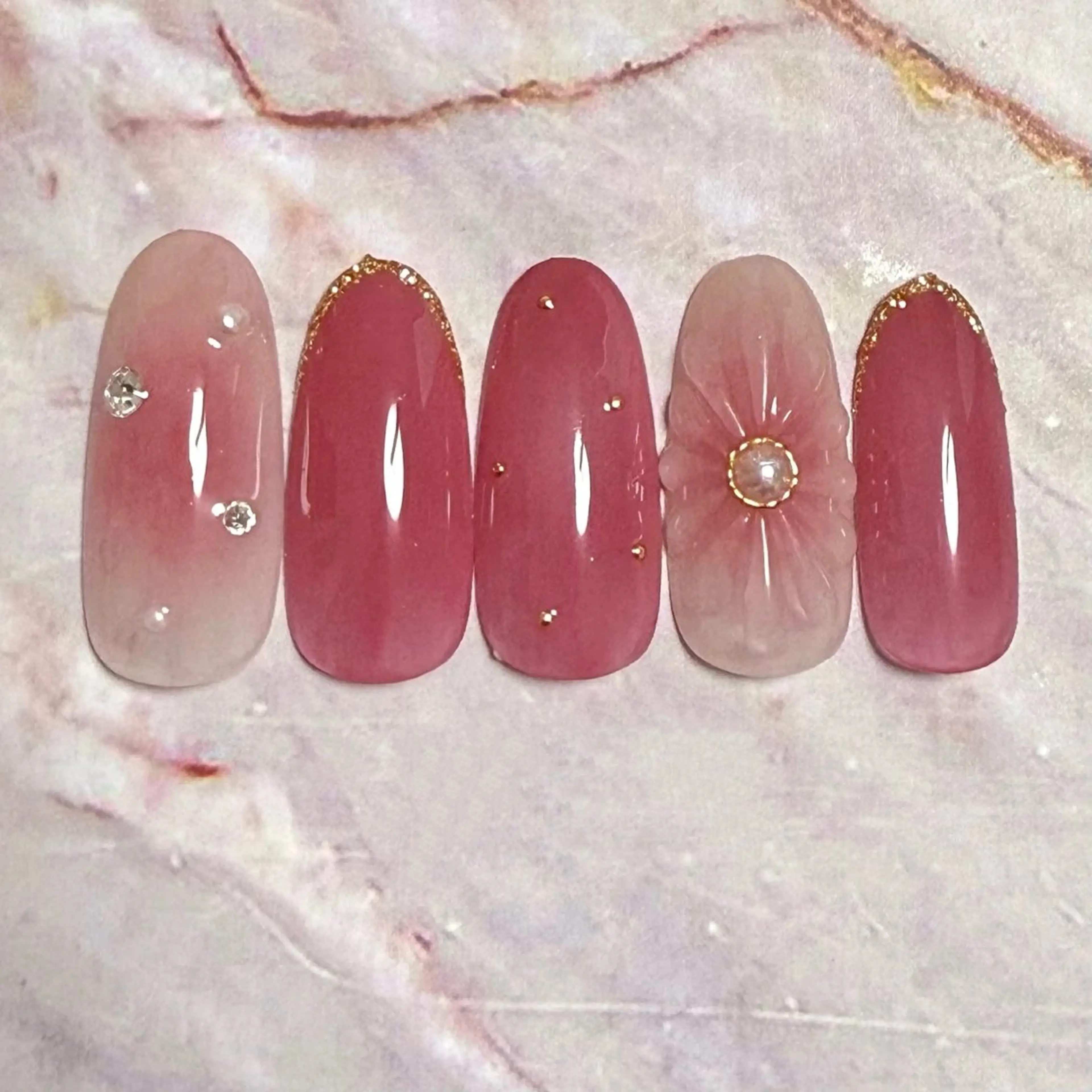 ネイル チークネイル キューティプティ池袋東口店所属・🍒✨萌 萌✨🍒のネイルデザイン