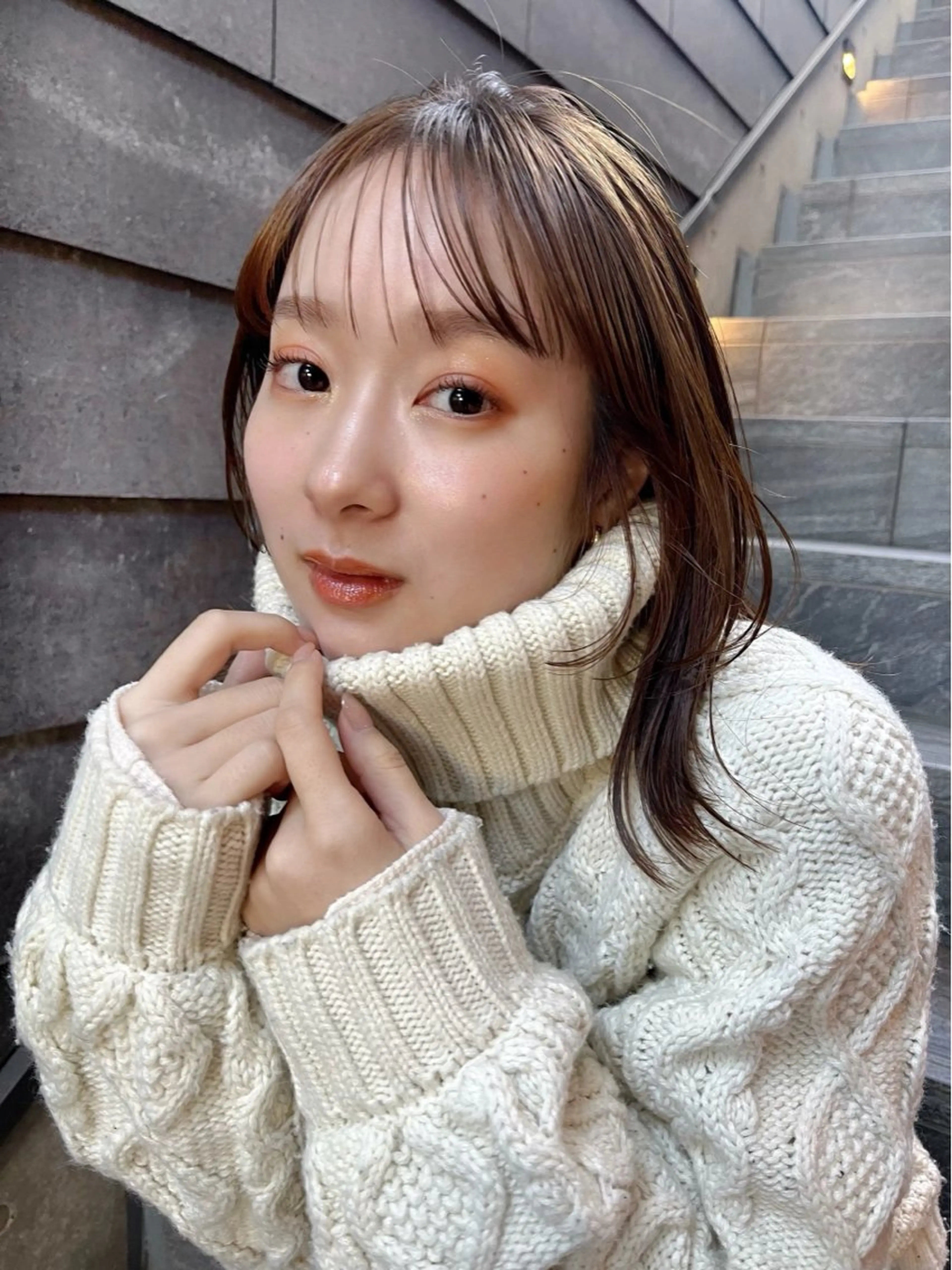 ミディアム 顔まわりレイヤー 顔周りカット レイヤーカット おくれ毛 シースルーバング カット トリートメント ヘッドスパ ヘアセット 顔周りカット/アレン ジ/カラー小野寺紗良のヘアスタイル