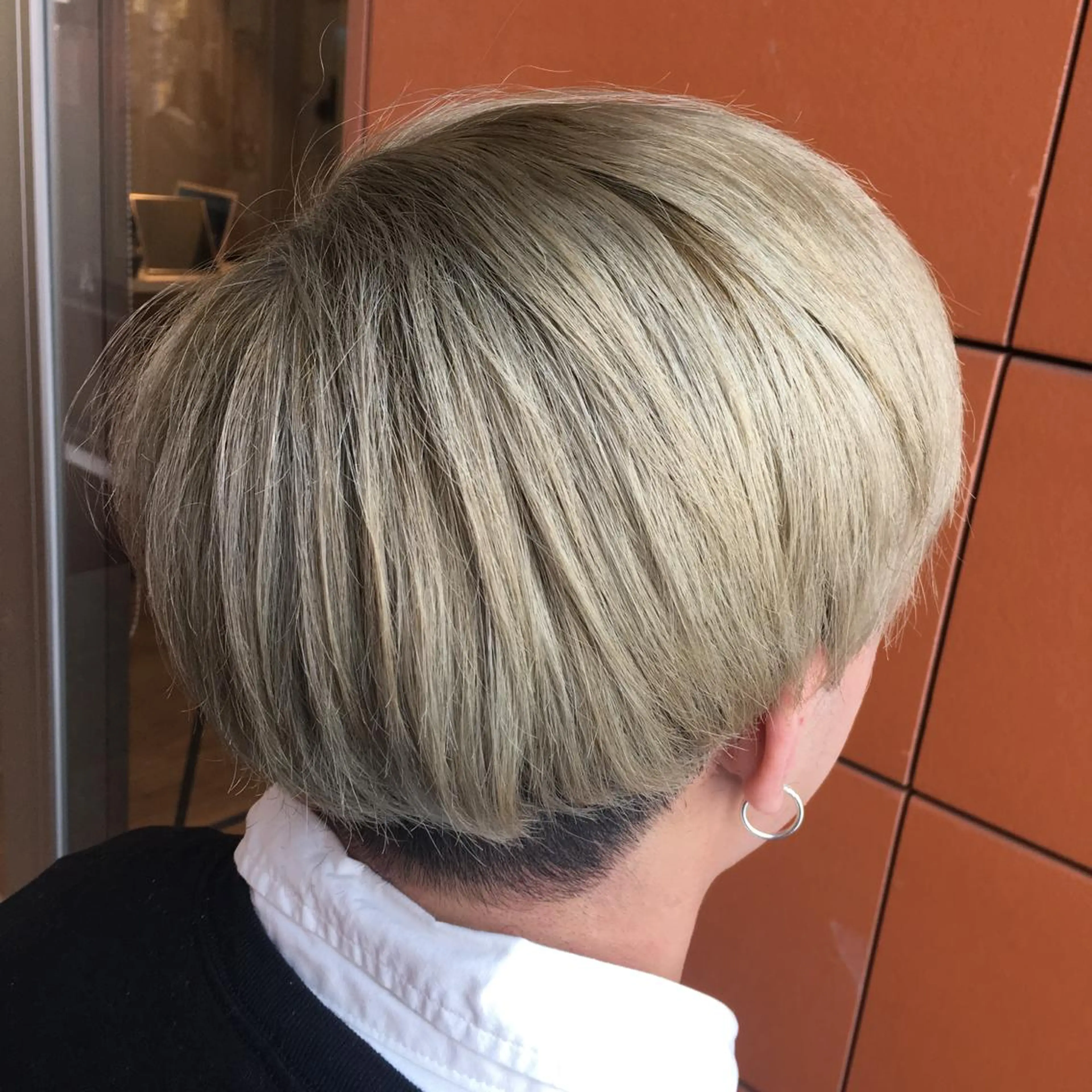 ショート カラー メンズ メンズブリーチ メンズパーマ ベージュカラー ブリーチ 透明感カラー Minori【ミノリ】所属・井手 孔介のヘアスタイル