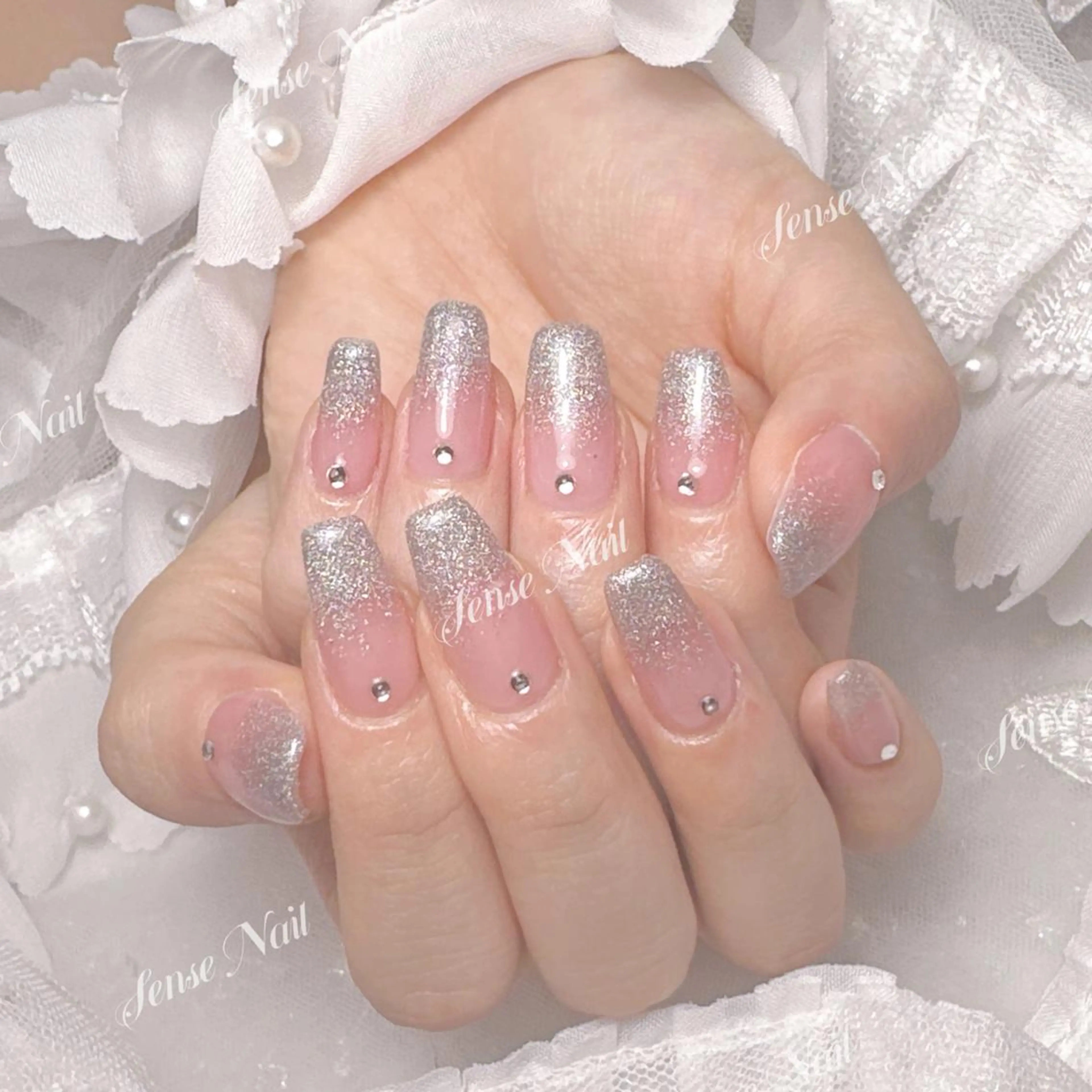 ネイル ハンドネイル ハンドケア Queening 🦋のネイルデザイン