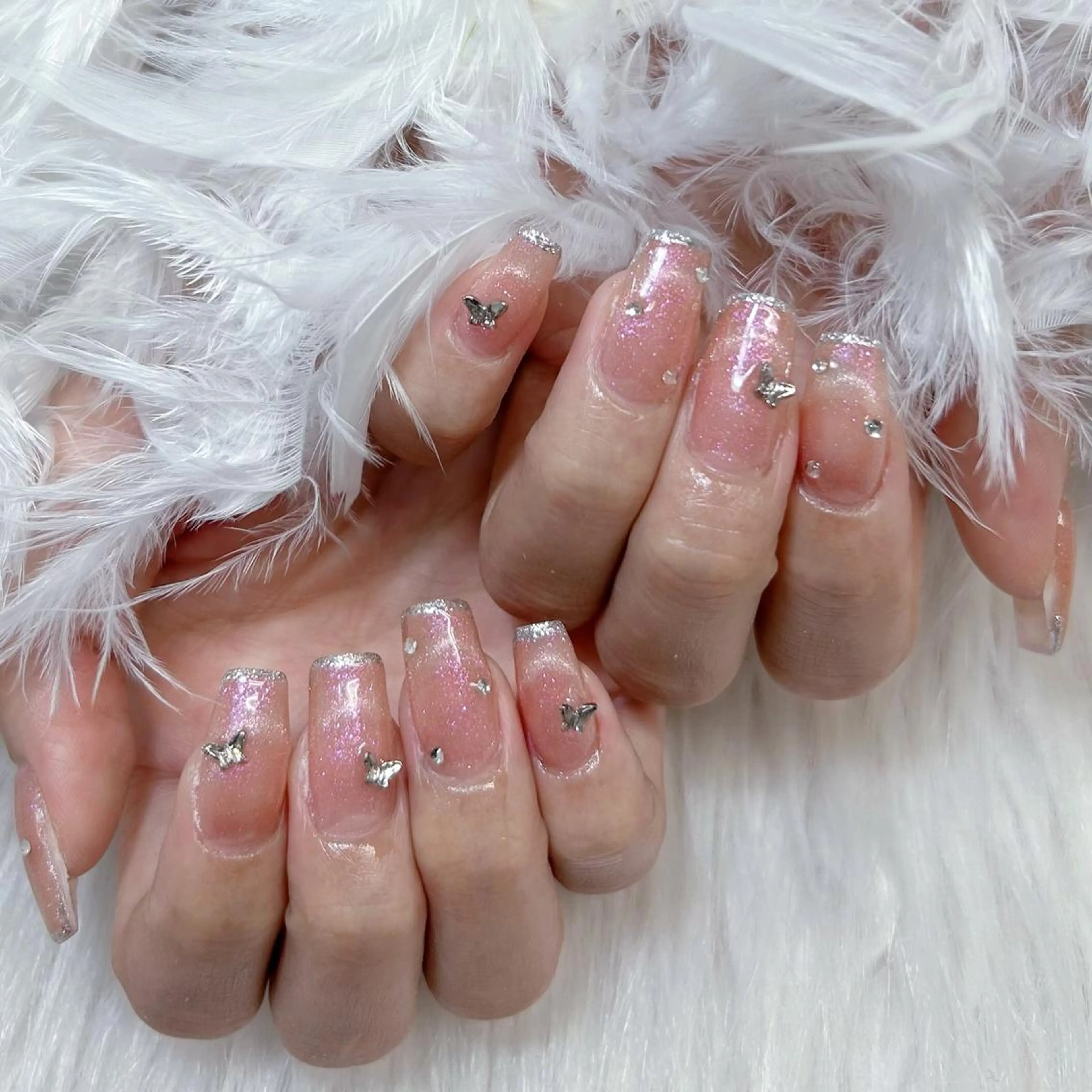 ネイル アートネイル オーロラネイル フラッシュネイル ガーリー キラキラネイル ハンドネイル DIAMOND NailStudioのネイルデザイン