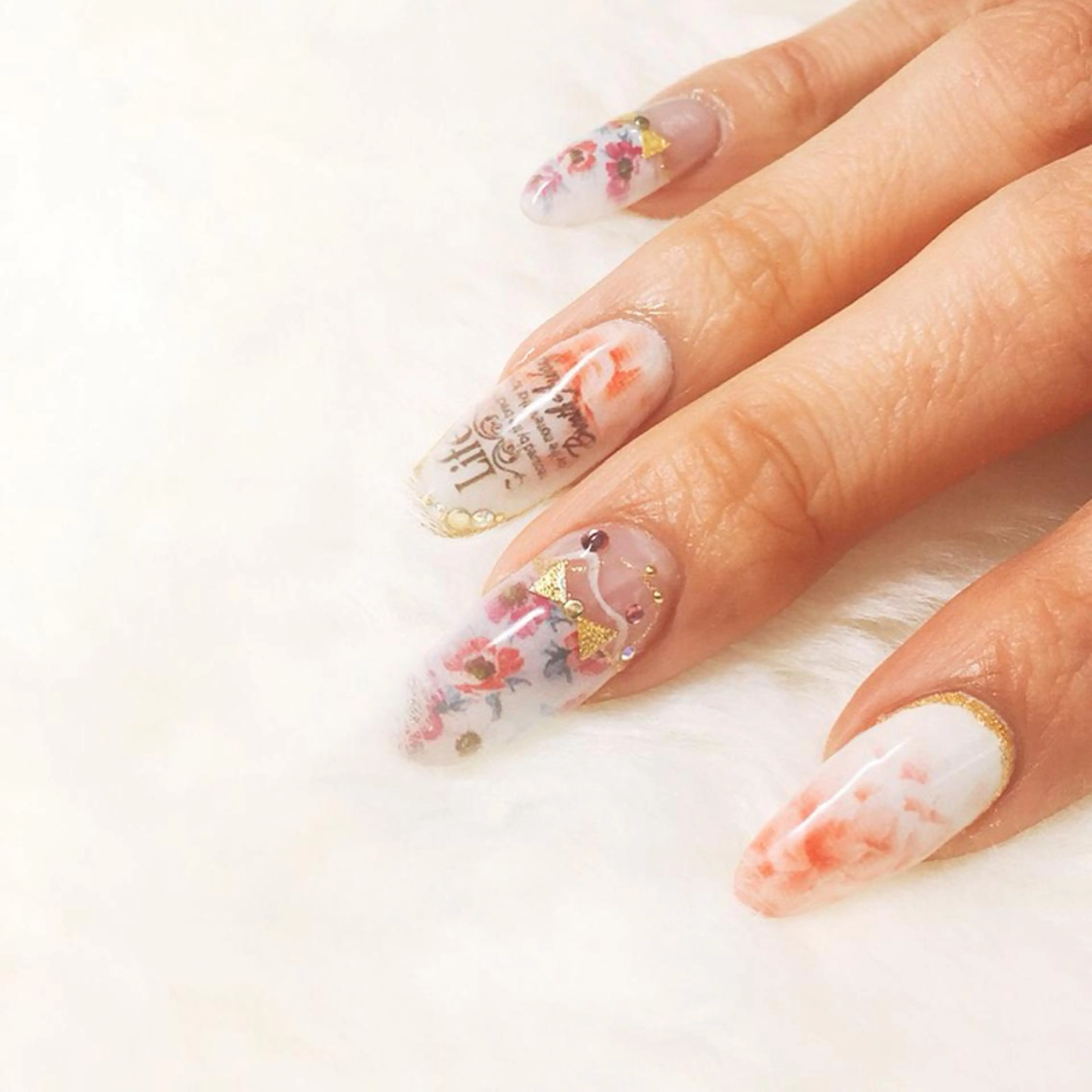 ネイル nail salon Emi la beaute 心斎橋店所属・坪野 めぐみのネイルデザイン